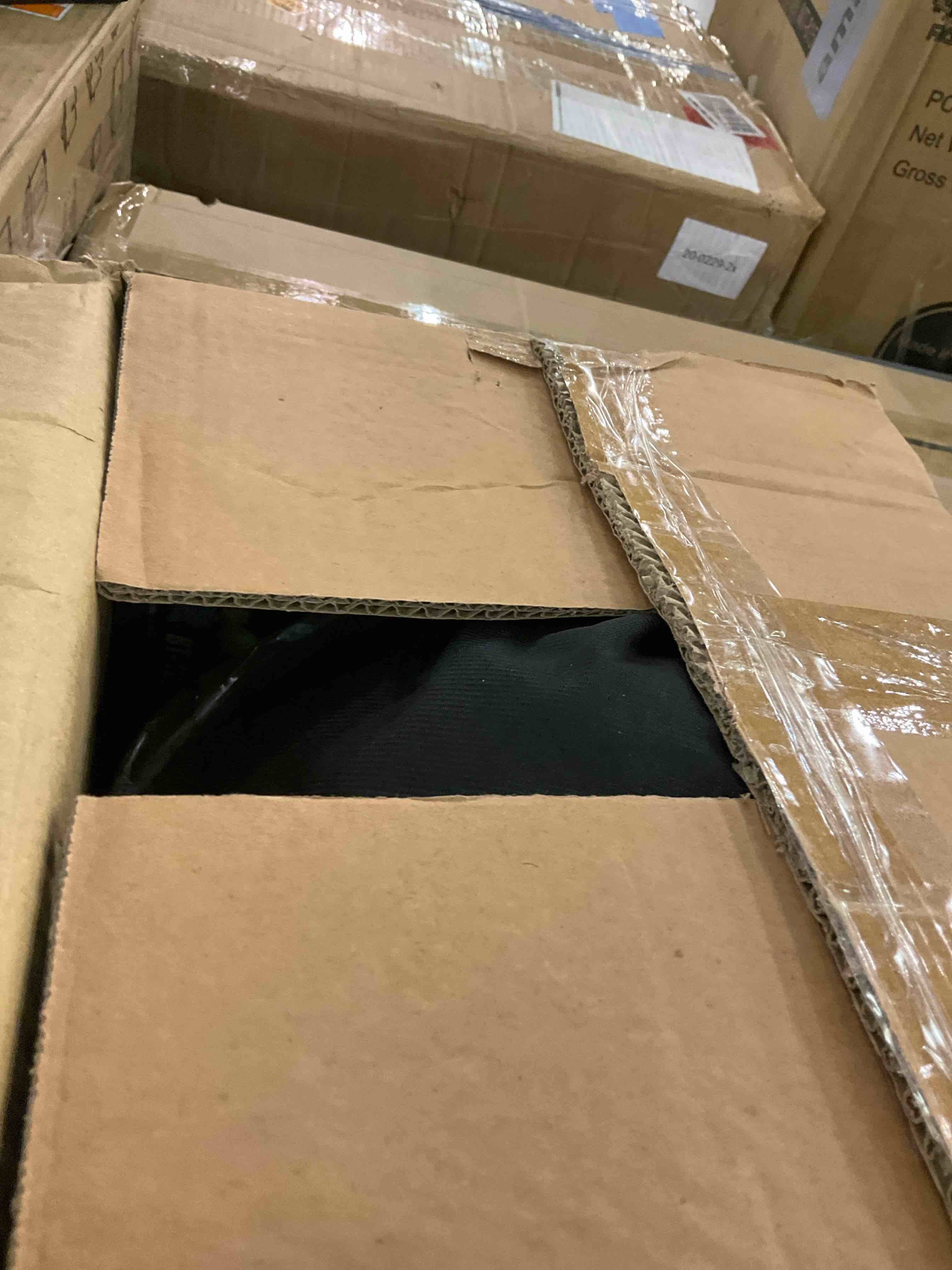 https://s3.amazonaws.com/lotting-images-prod/BargainHunt/EXS01595064_1721216916579.jpeg