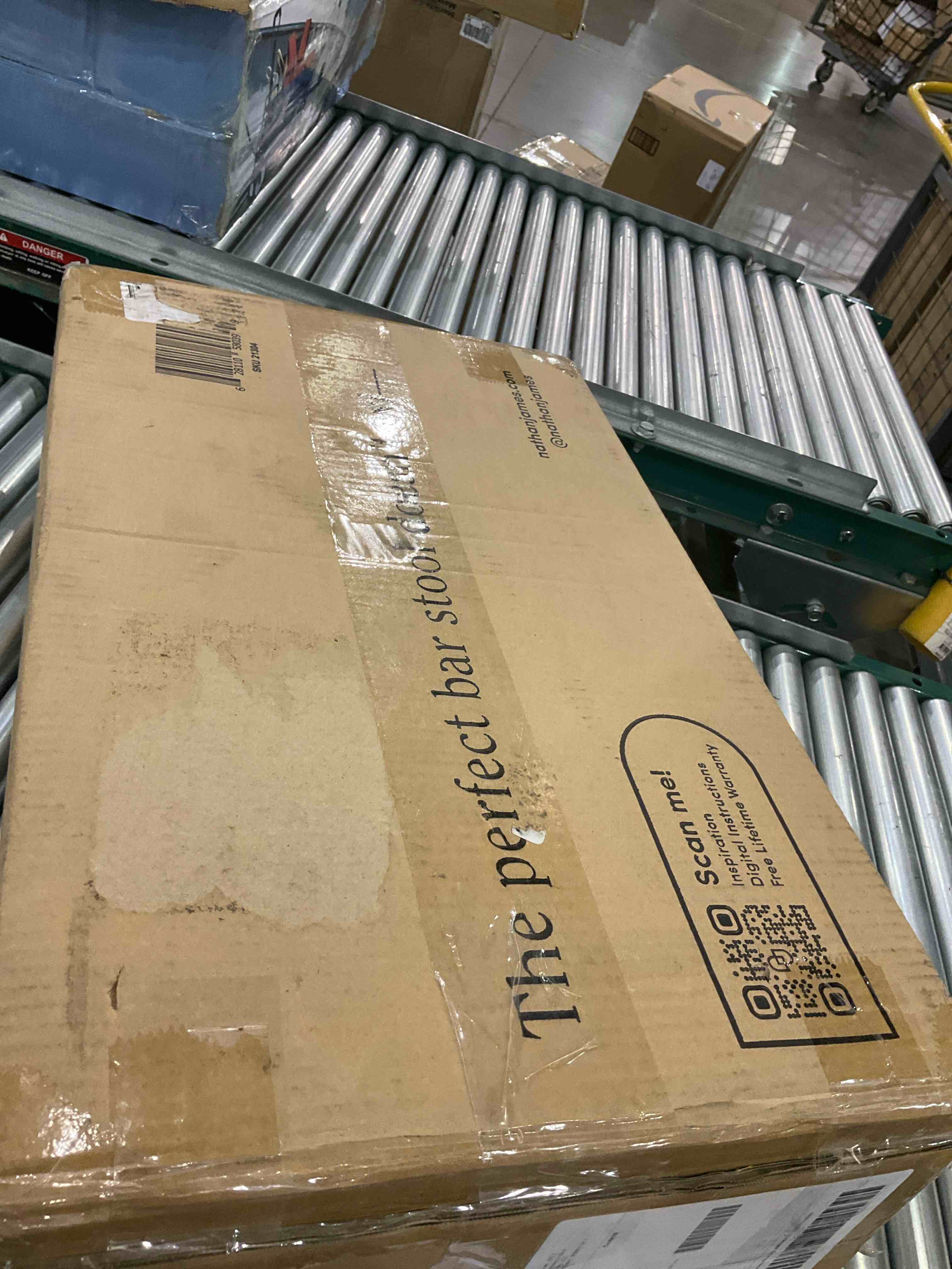 https://s3.amazonaws.com/lotting-images-prod/BargainHunt/EXS01595142_1721313706239.jpeg