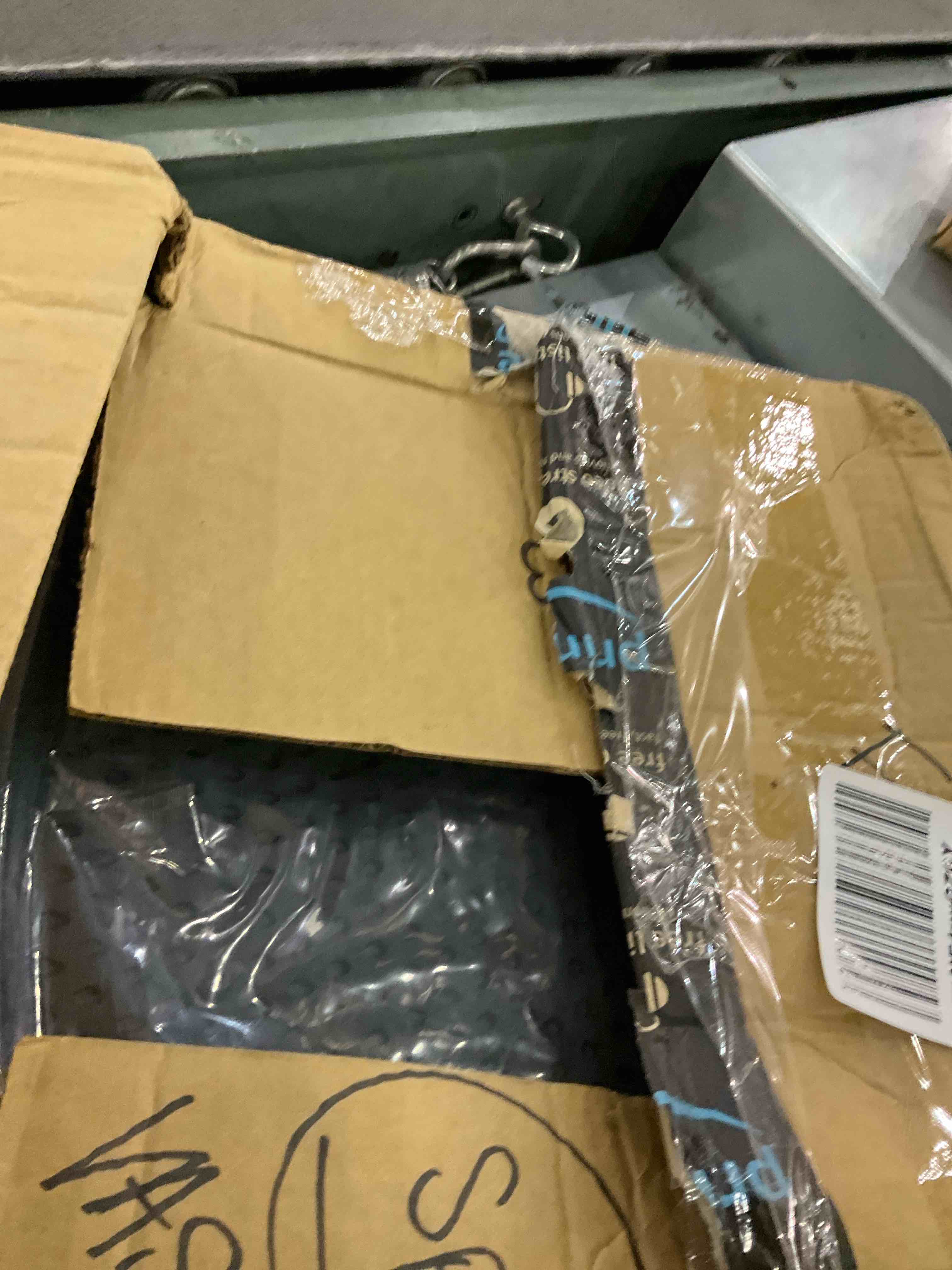 https://s3.amazonaws.com/lotting-images-prod/BargainHunt/EXS01595237_1721648981895.jpeg