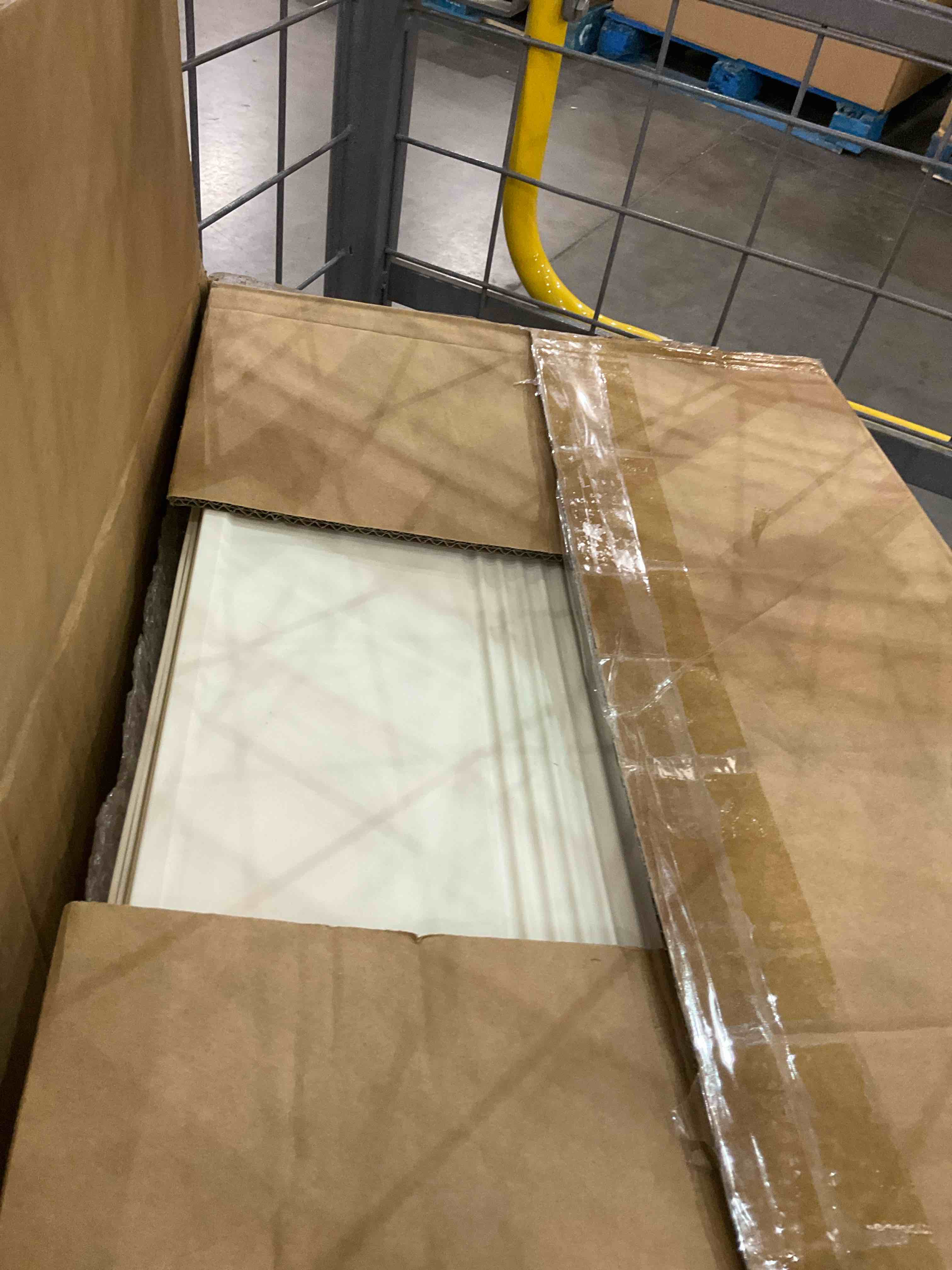 https://s3.amazonaws.com/lotting-images-prod/BargainHunt/EXS01595258_1721650741137.jpeg