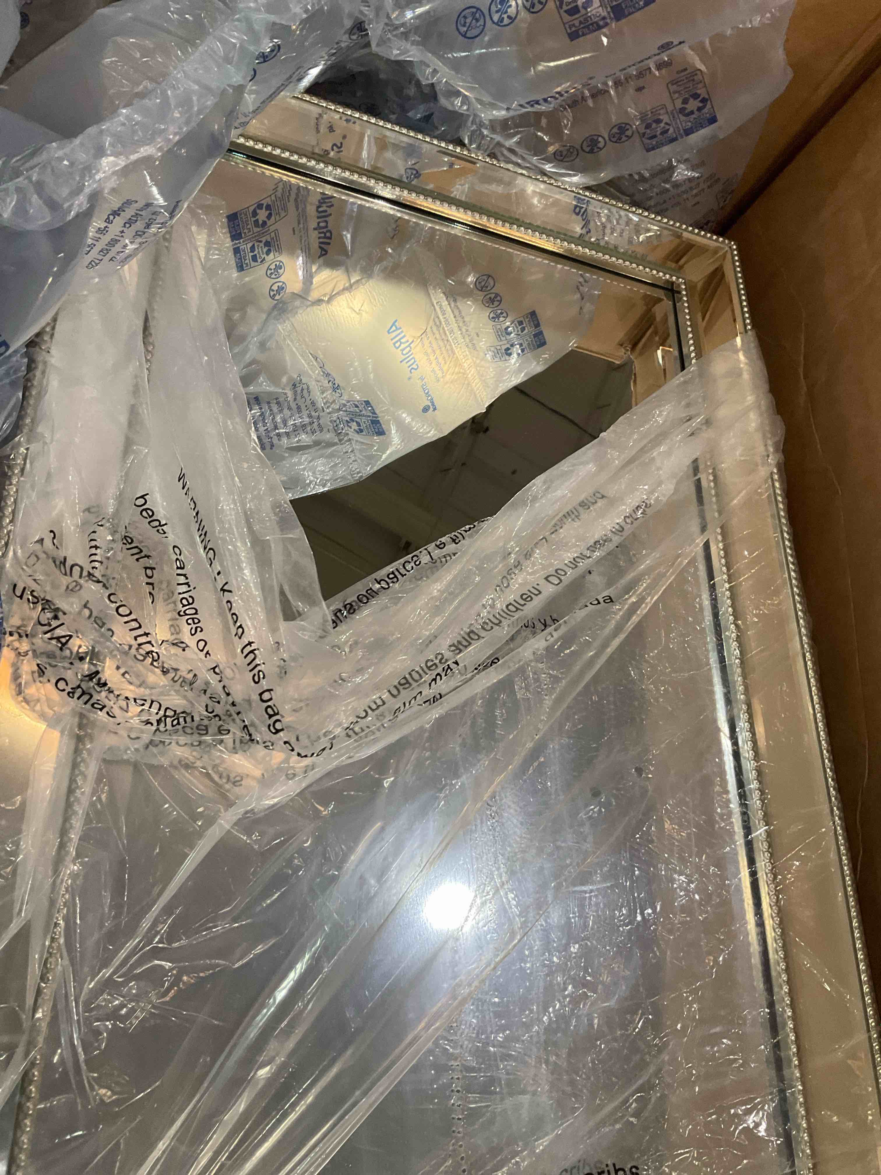 https://s3.amazonaws.com/lotting-images-prod/BargainHunt/EXS01595658_1719327171779.jpeg