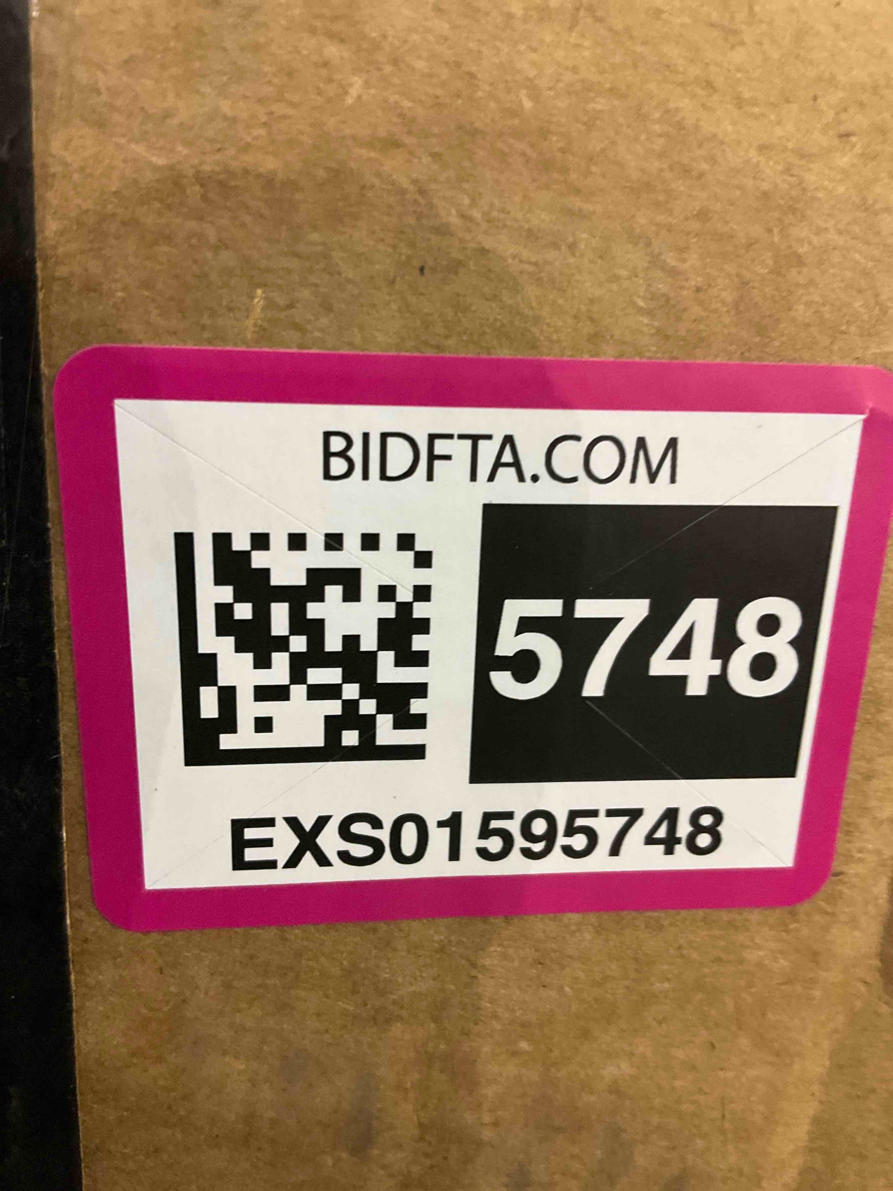 https://s3.amazonaws.com/lotting-images-prod/BargainHunt/EXS01595748_1719401855308.jpeg