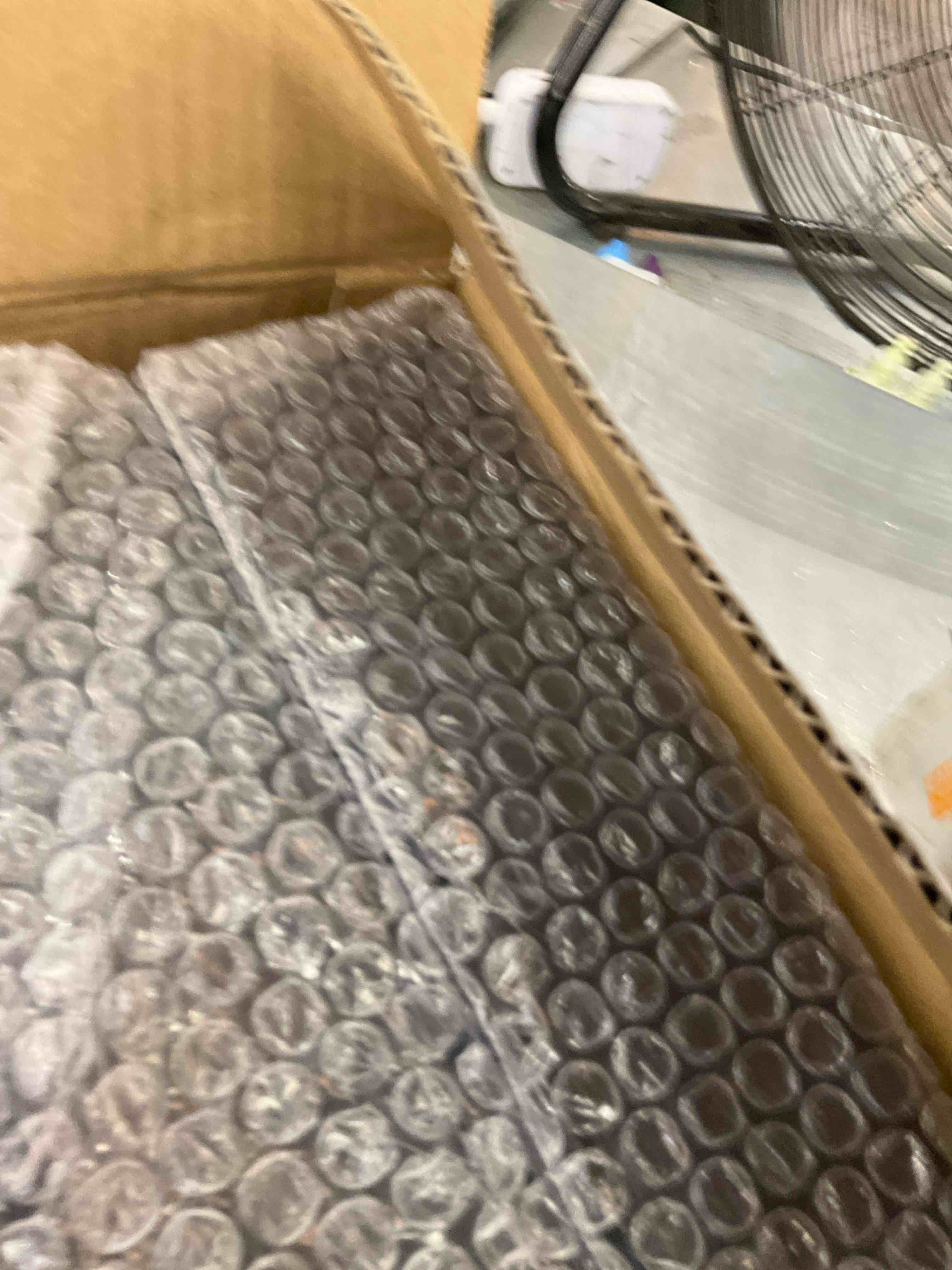 https://s3.amazonaws.com/lotting-images-prod/BargainHunt/EXS01596307_1719334186350.jpeg