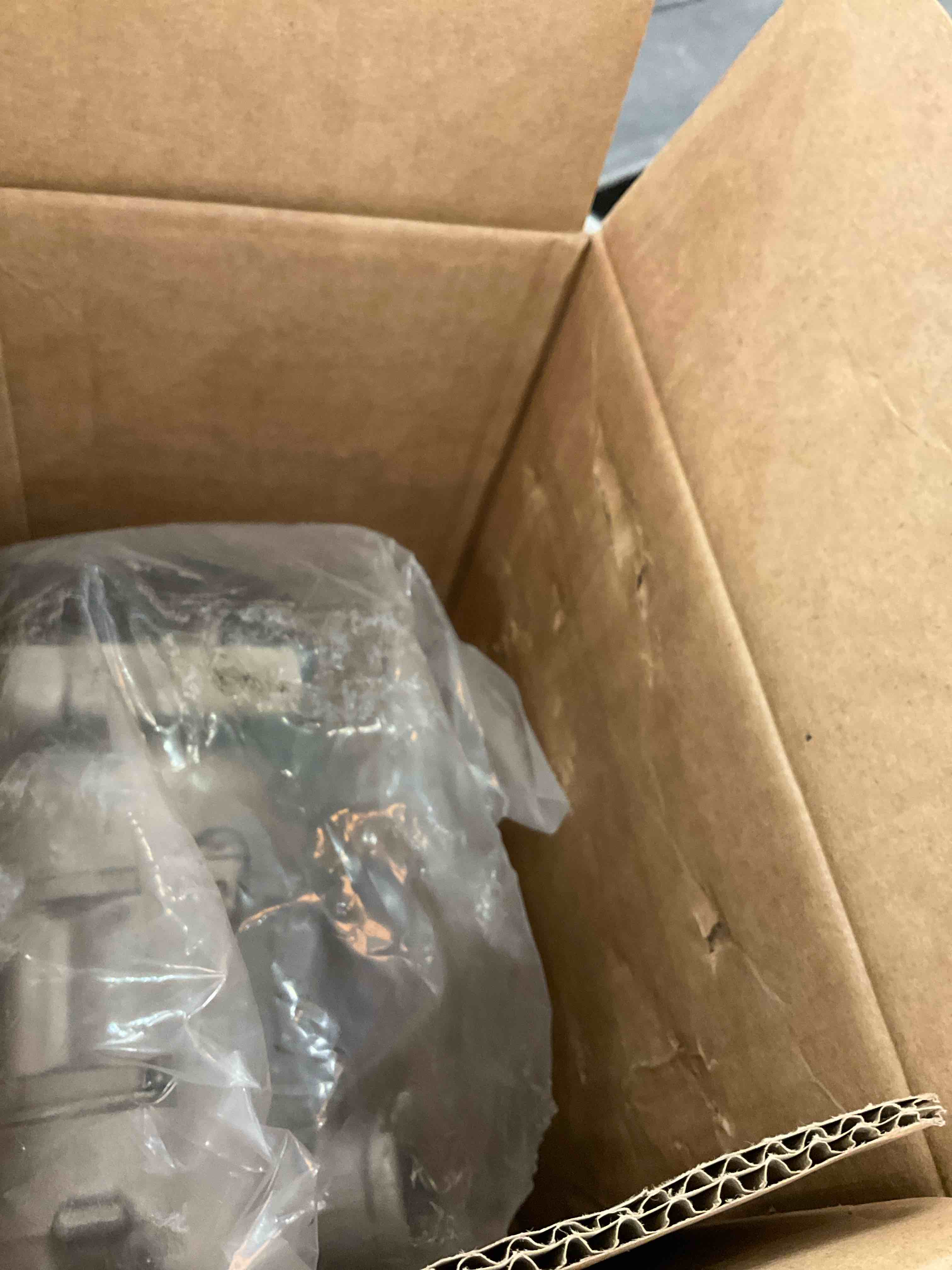 https://s3.amazonaws.com/lotting-images-prod/BargainHunt/EXS01596339_1719335773489.jpeg