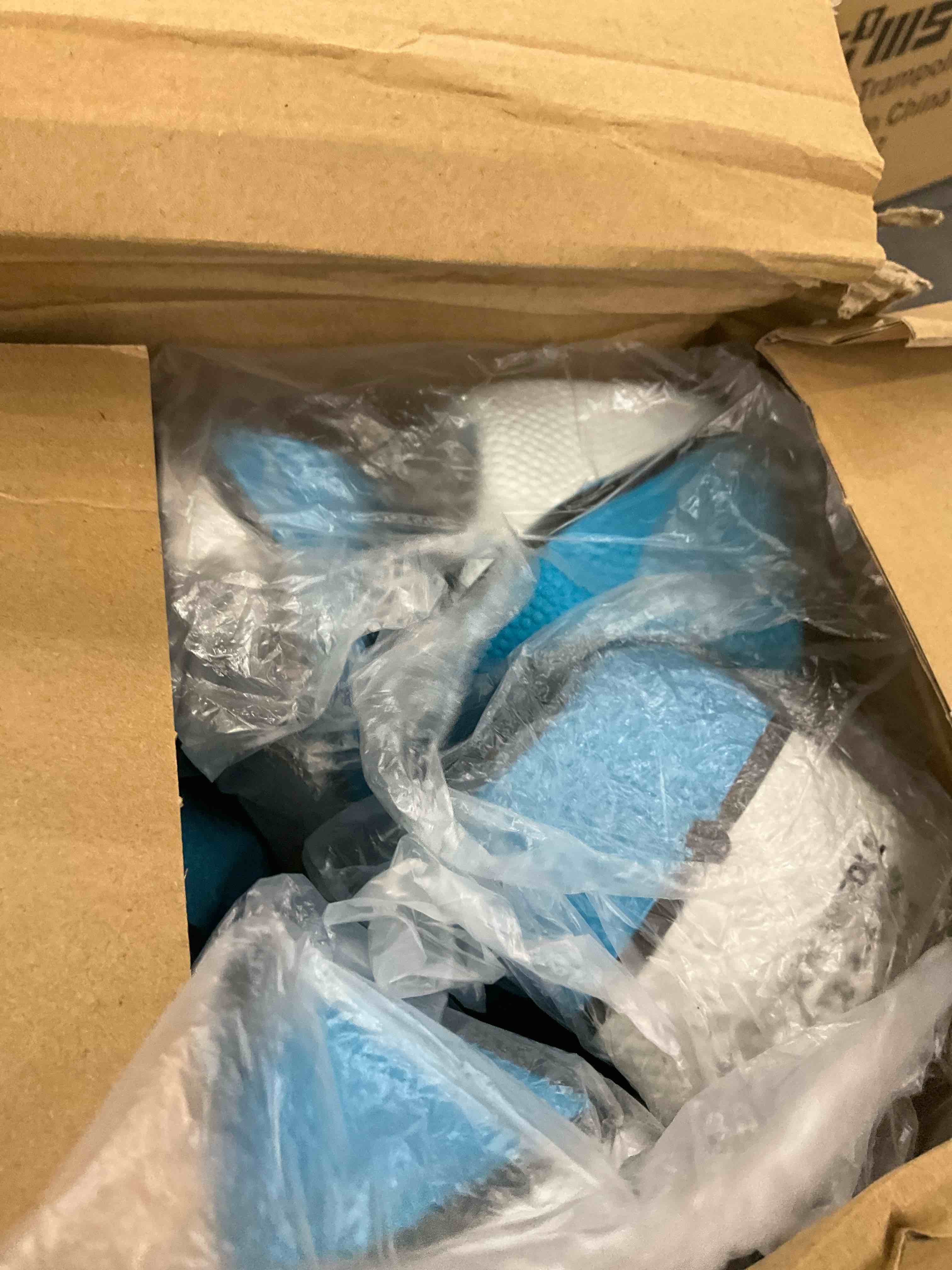 https://s3.amazonaws.com/lotting-images-prod/BargainHunt/EXS01596350_1719336840622.jpeg