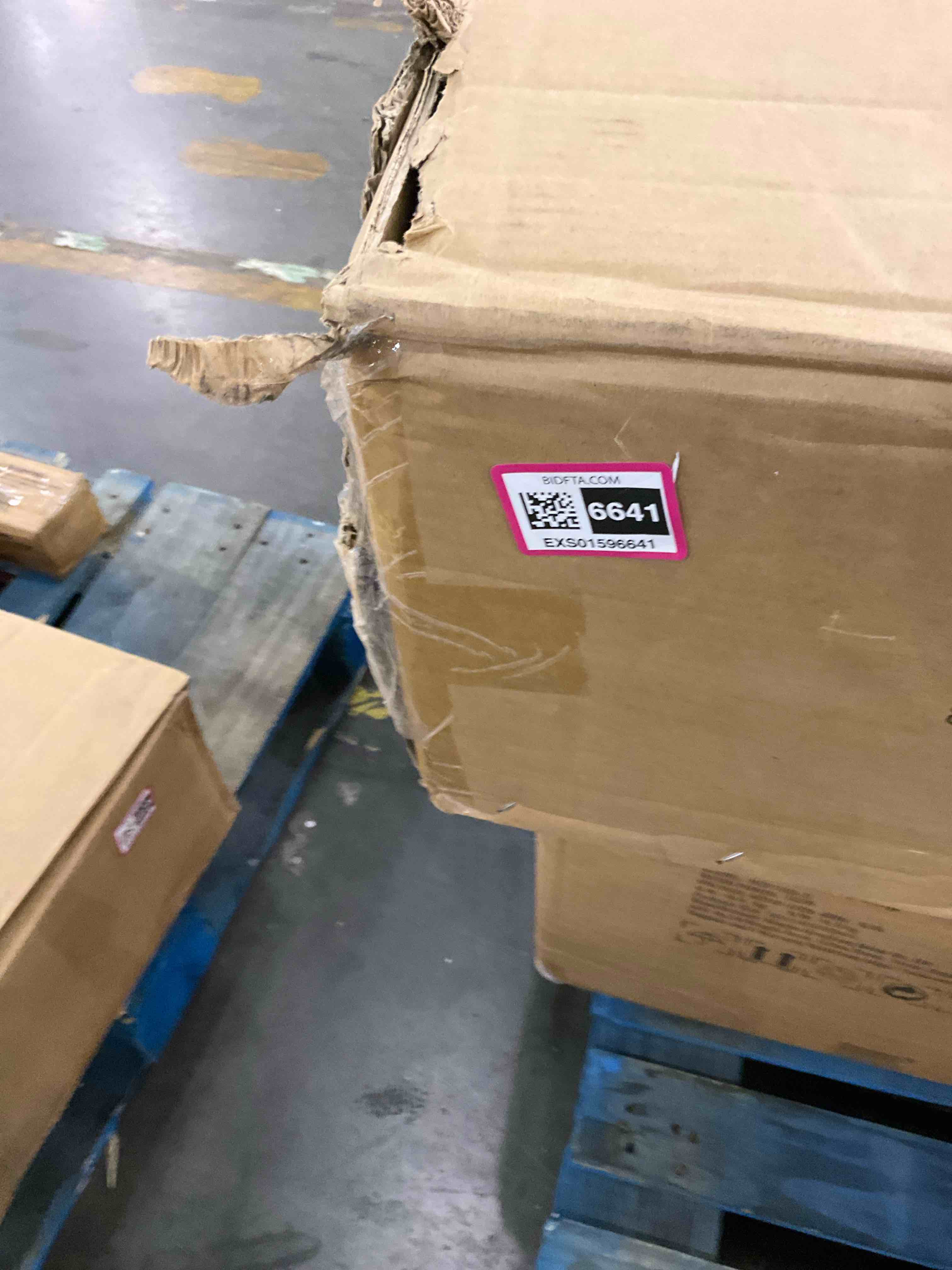 https://s3.amazonaws.com/lotting-images-prod/BargainHunt/EXS01596641_1719491580759.jpeg