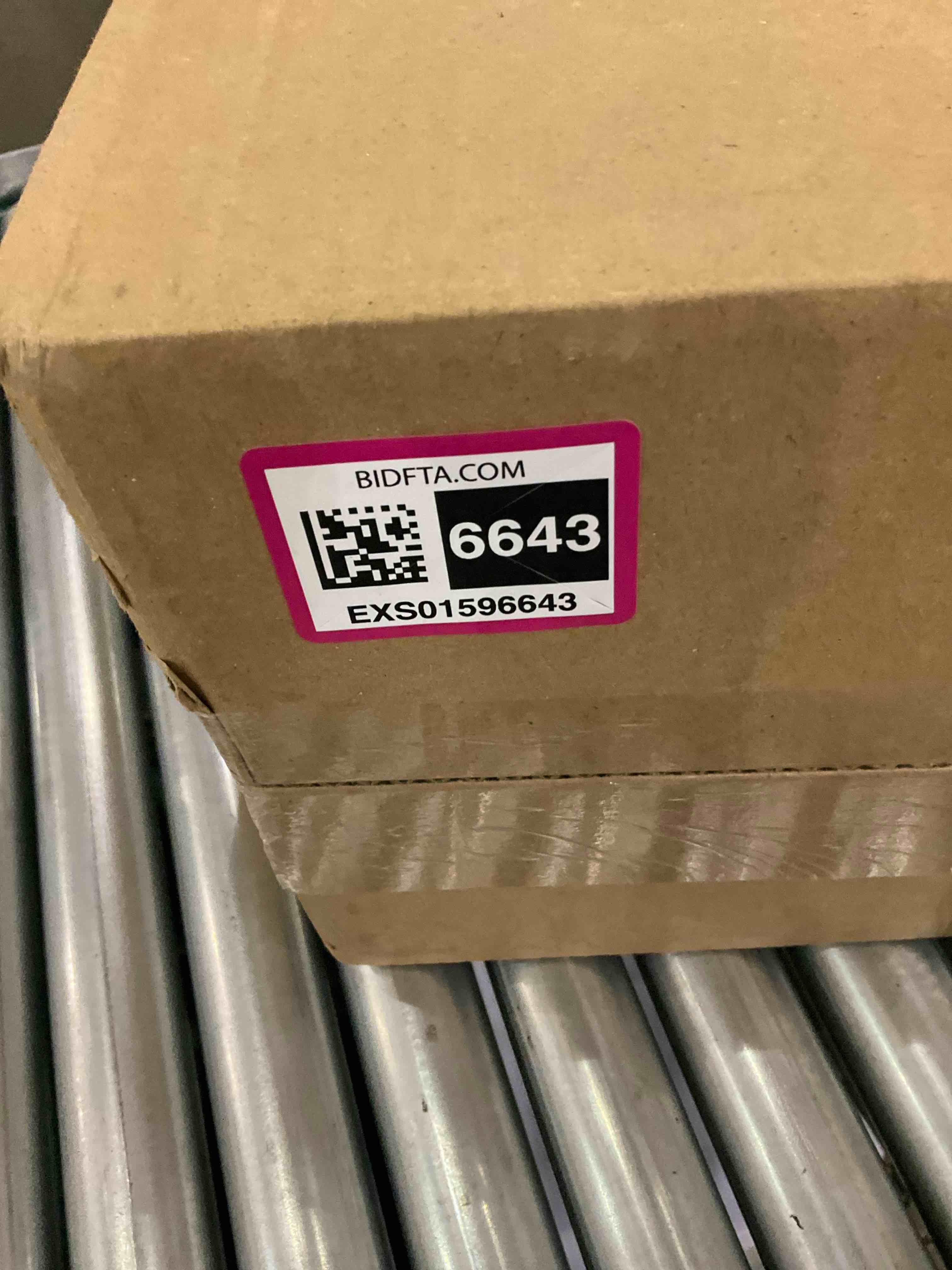 https://s3.amazonaws.com/lotting-images-prod/BargainHunt/EXS01596643_1719492091141.jpeg