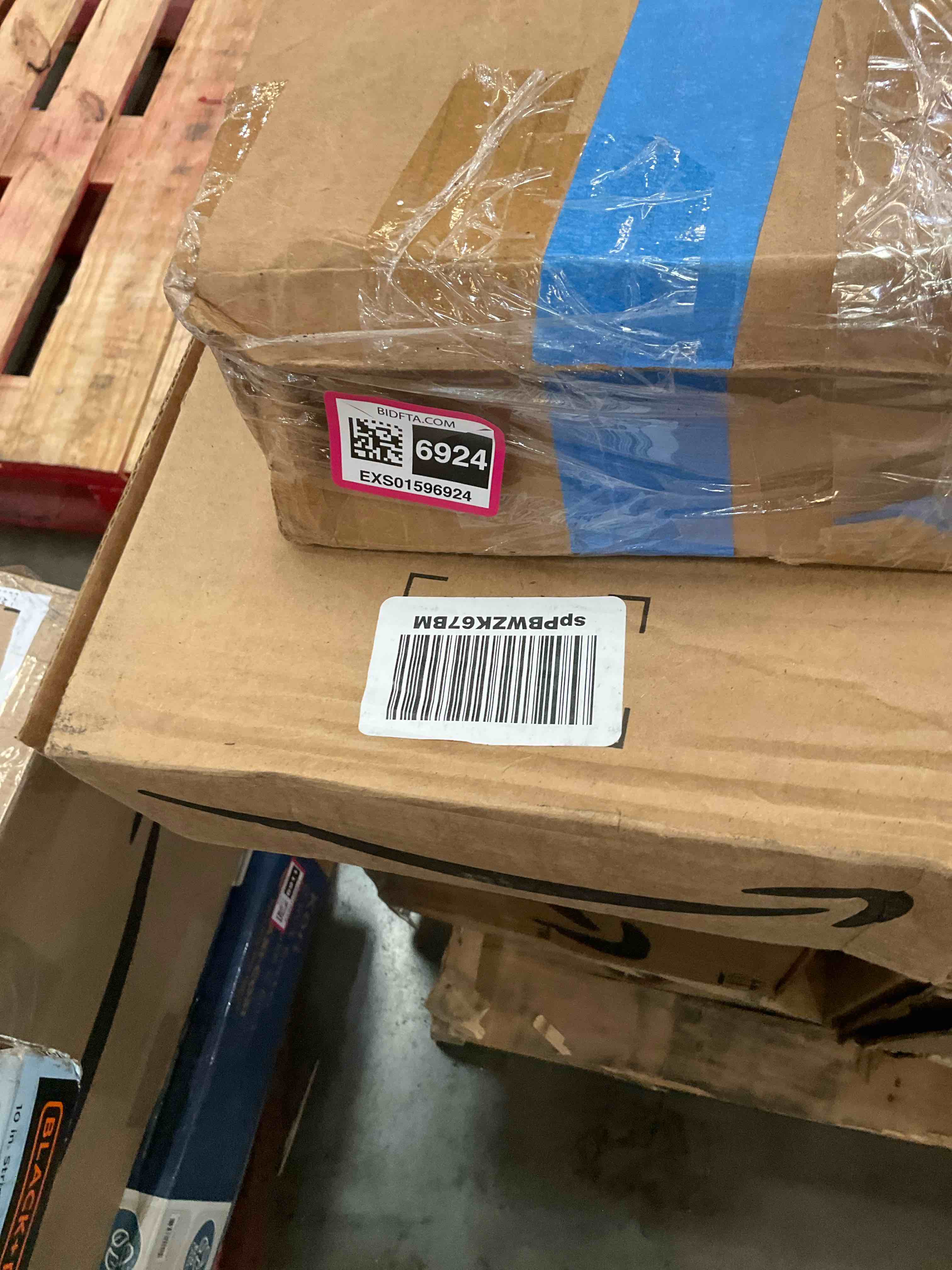 https://s3.amazonaws.com/lotting-images-prod/BargainHunt/EXS01596924_1719938652413.jpeg