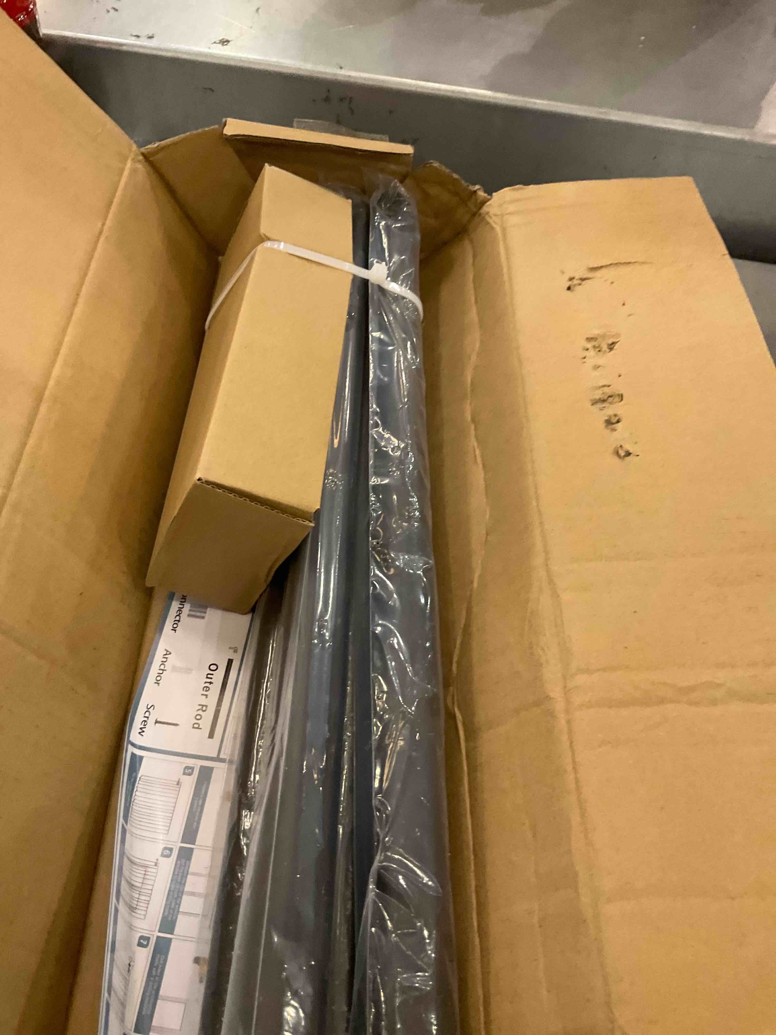 https://s3.amazonaws.com/lotting-images-prod/BargainHunt/EXS01597235_1719428388868.jpeg