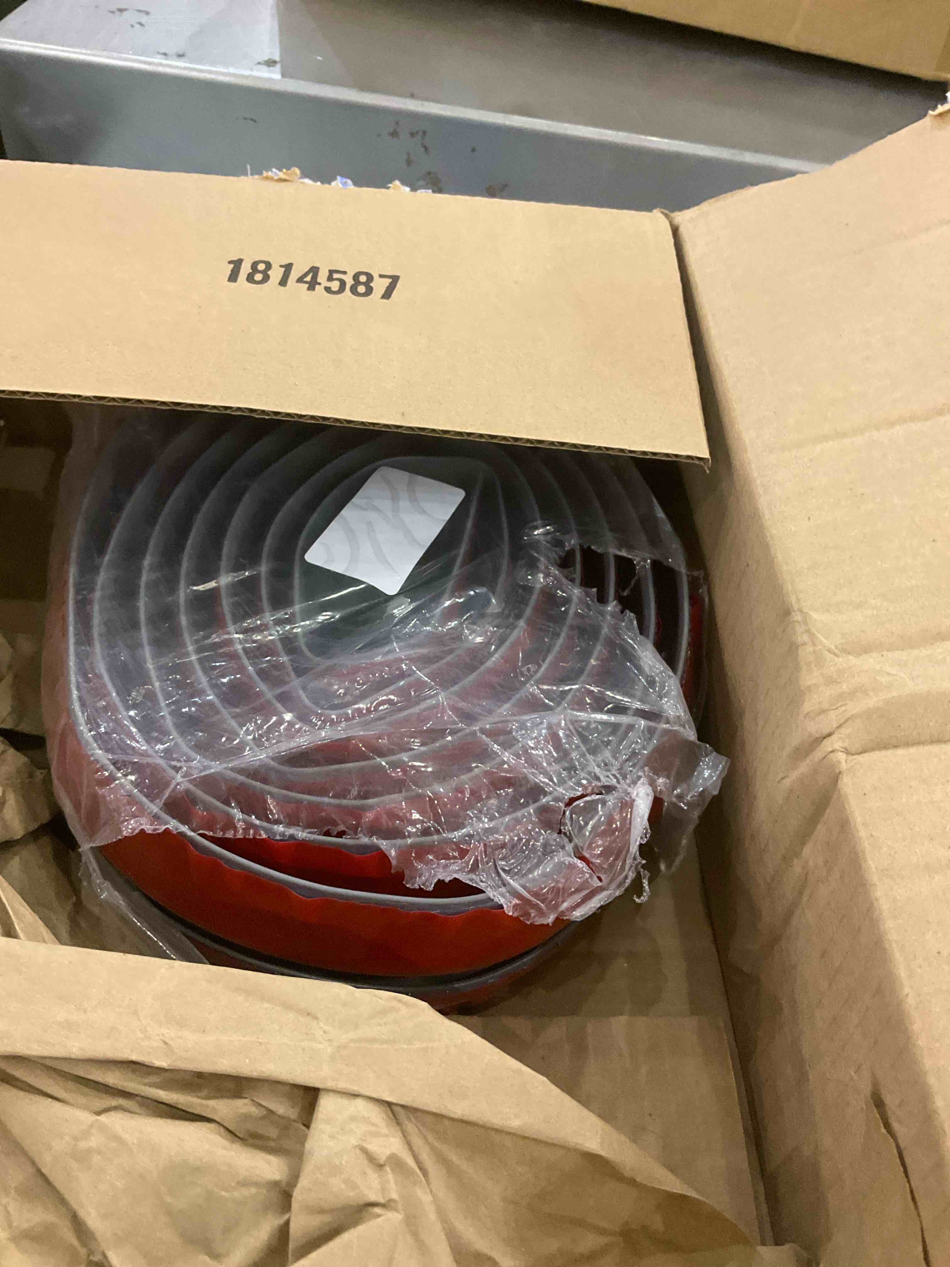 https://s3.amazonaws.com/lotting-images-prod/BargainHunt/EXS01597265_1719495051614.jpeg