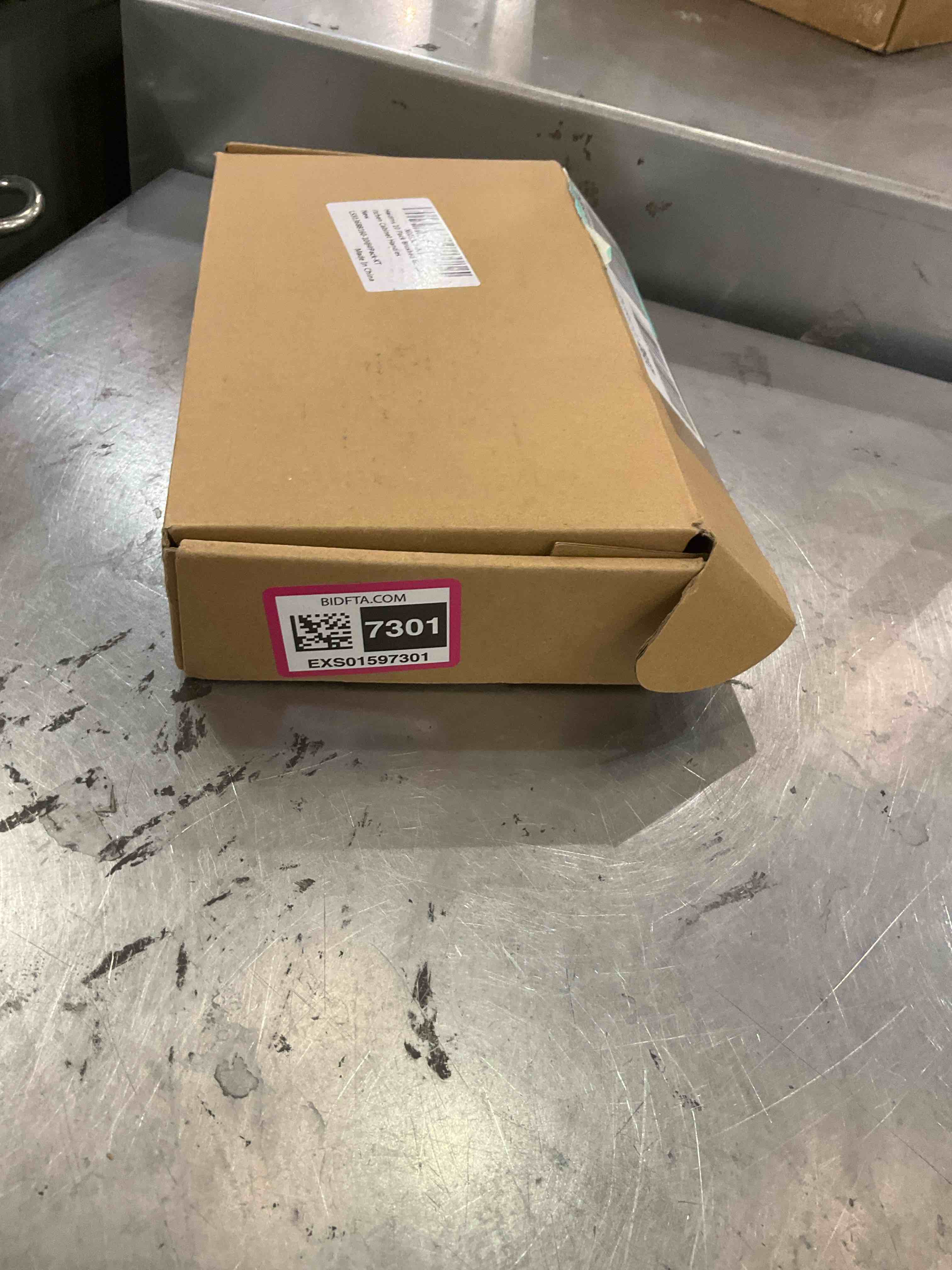 https://s3.amazonaws.com/lotting-images-prod/BargainHunt/EXS01597301_1719499984461.jpeg