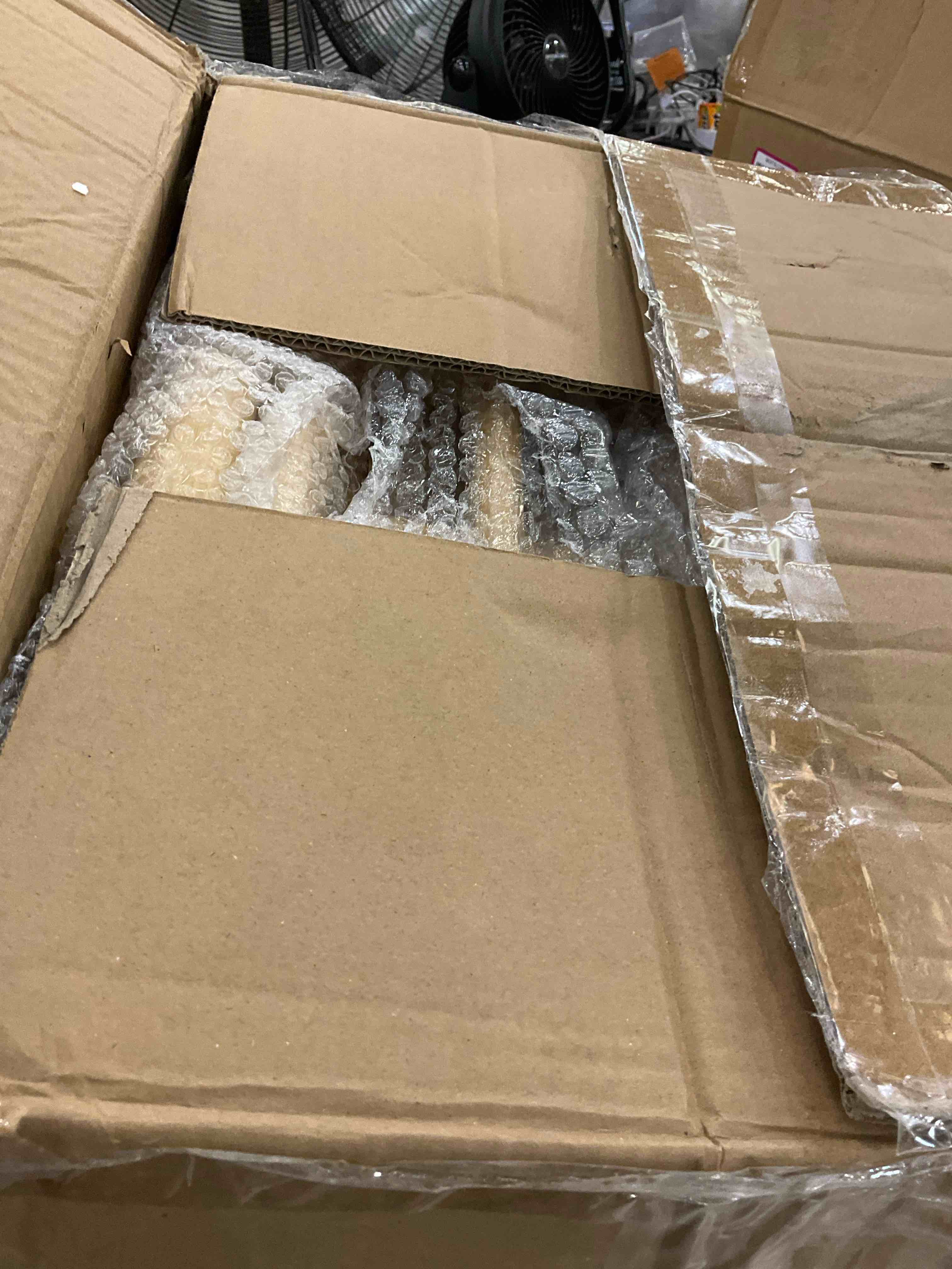 https://s3.amazonaws.com/lotting-images-prod/BargainHunt/EXS01597431_1719584020232.jpeg