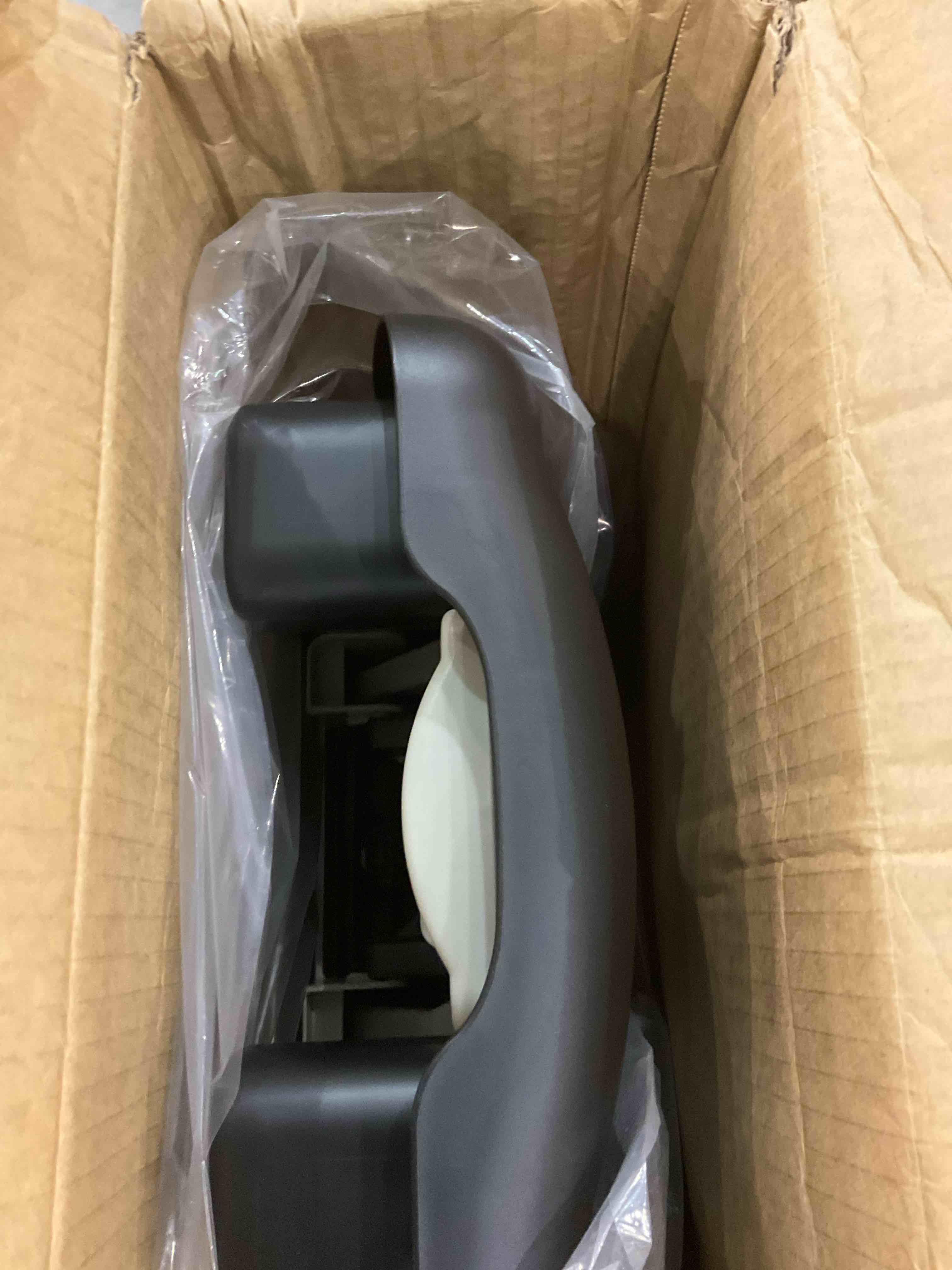 https://s3.amazonaws.com/lotting-images-prod/BargainHunt/EXS01597506_1723204208114.jpeg