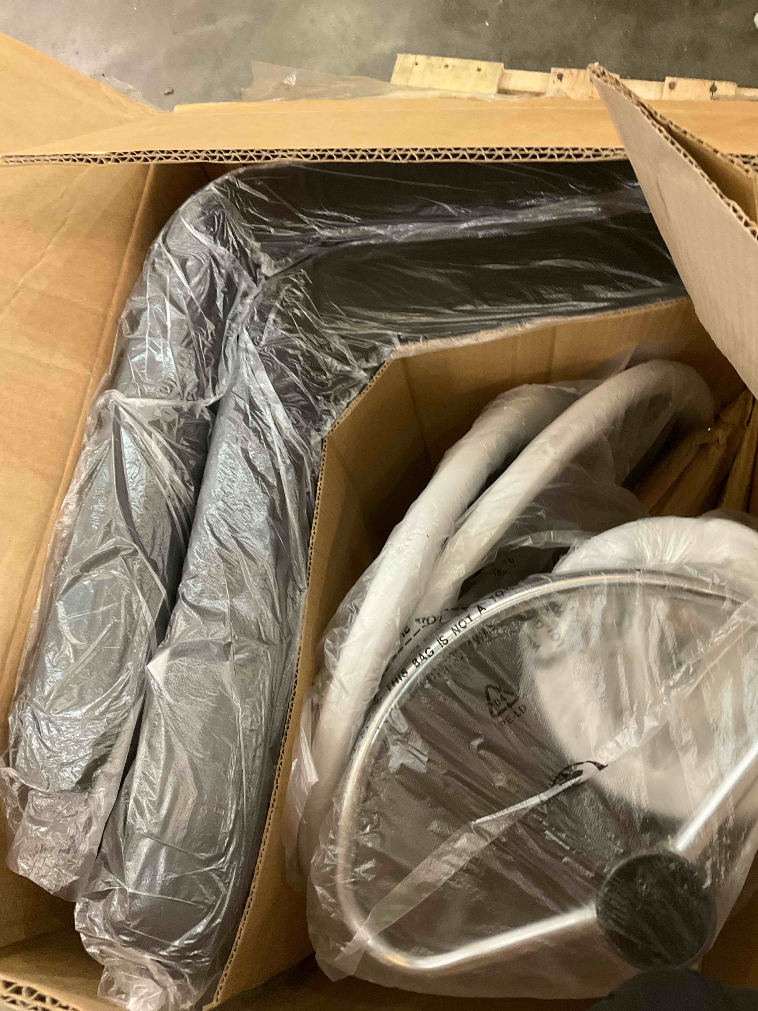 https://s3.amazonaws.com/lotting-images-prod/BargainHunt/EXS01597643_1723223922124.jpeg