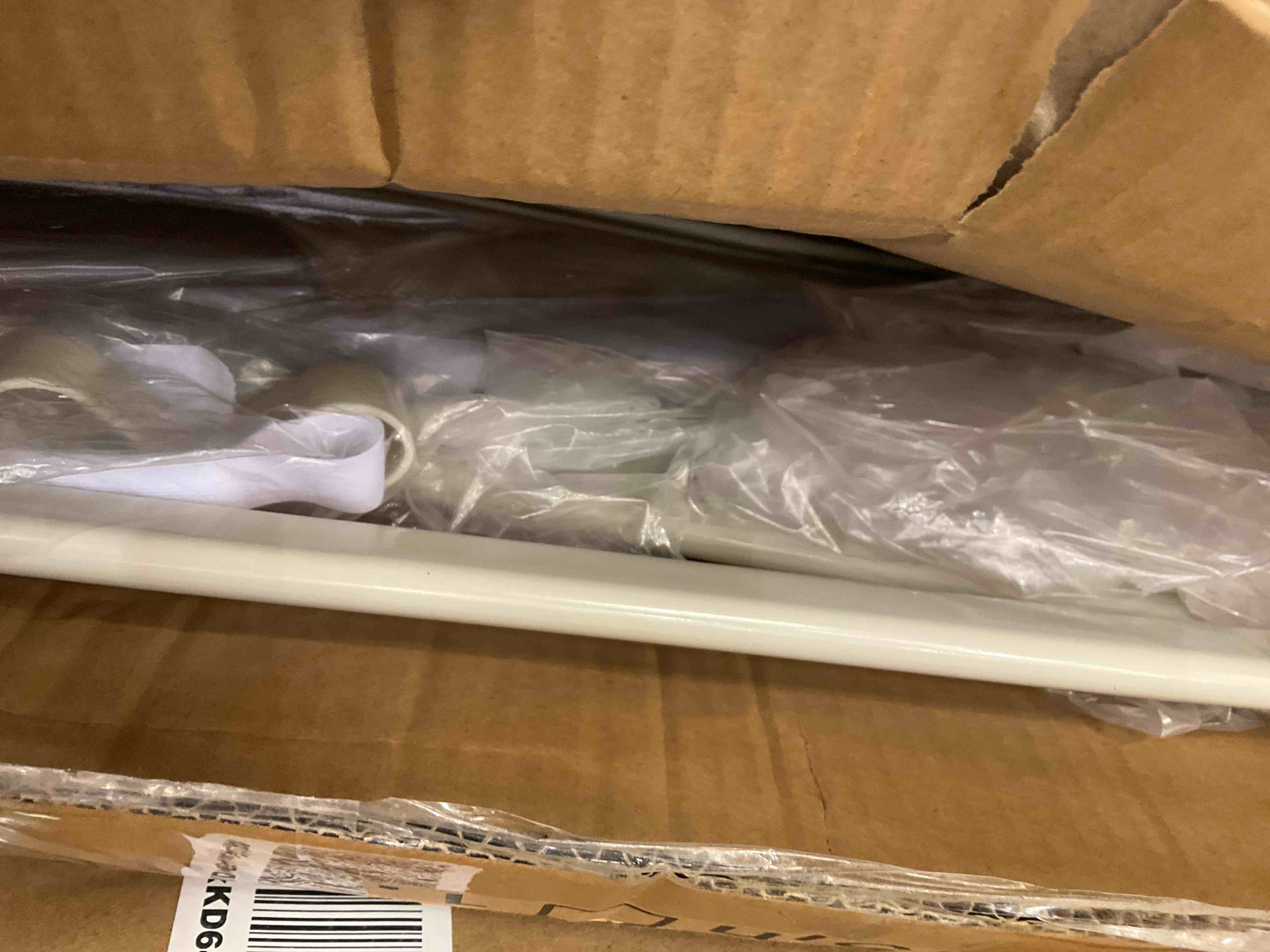https://s3.amazonaws.com/lotting-images-prod/BargainHunt/EXS01597650_1723224497818.jpeg