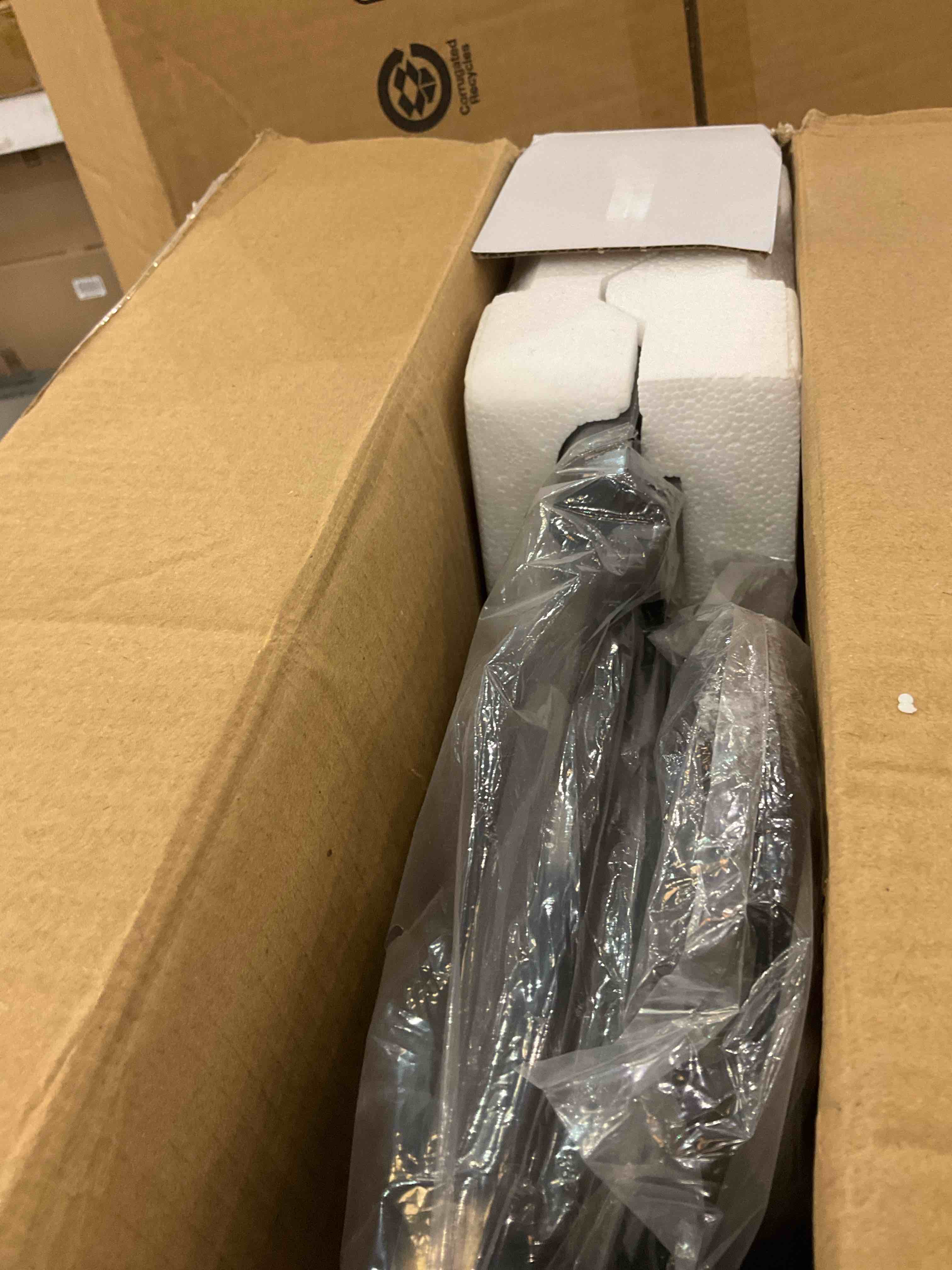 https://s3.amazonaws.com/lotting-images-prod/BargainHunt/EXS01597740_1723488028962.jpeg
