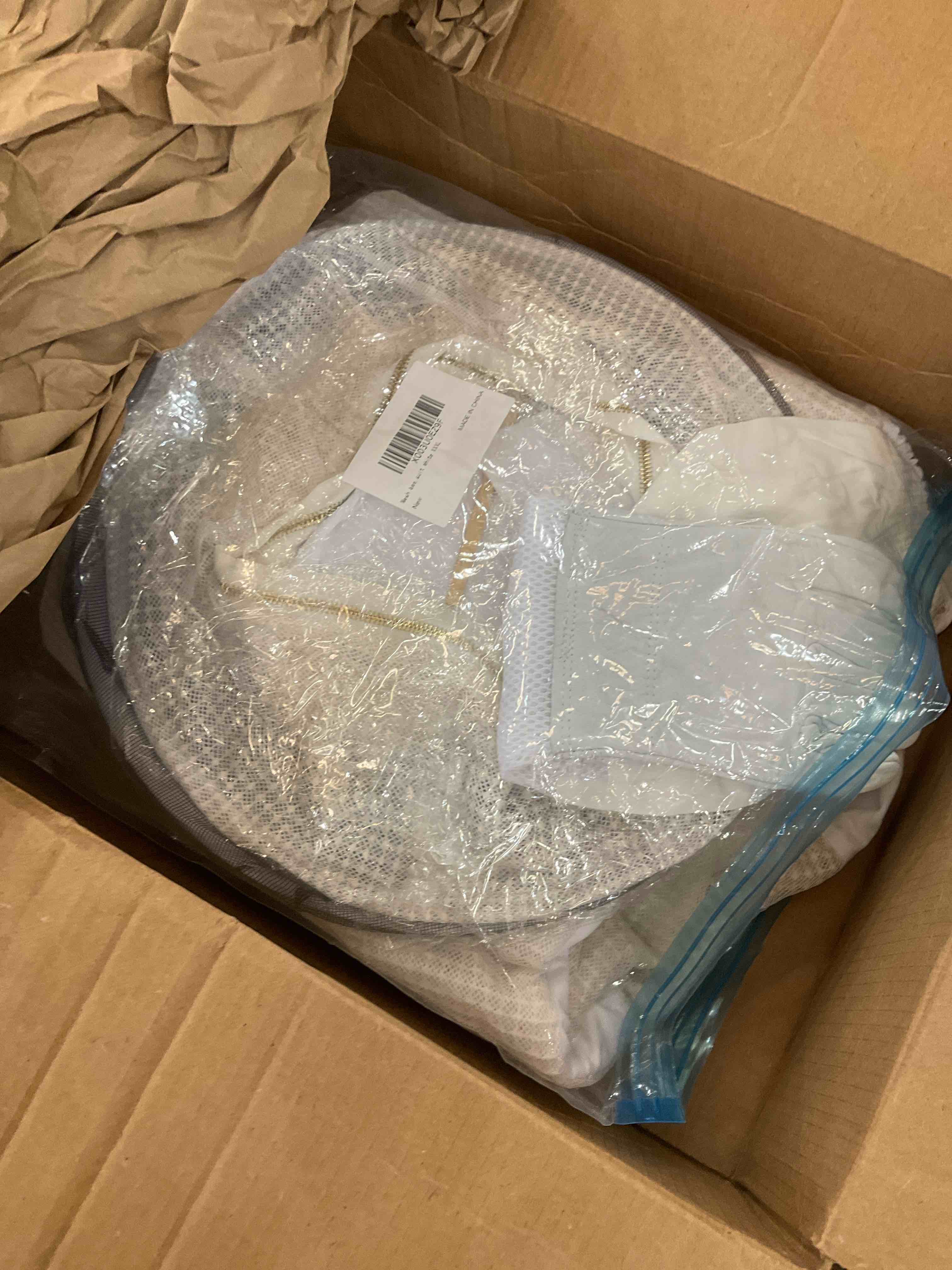https://s3.amazonaws.com/lotting-images-prod/BargainHunt/EXS01597933_1723570054123.jpeg