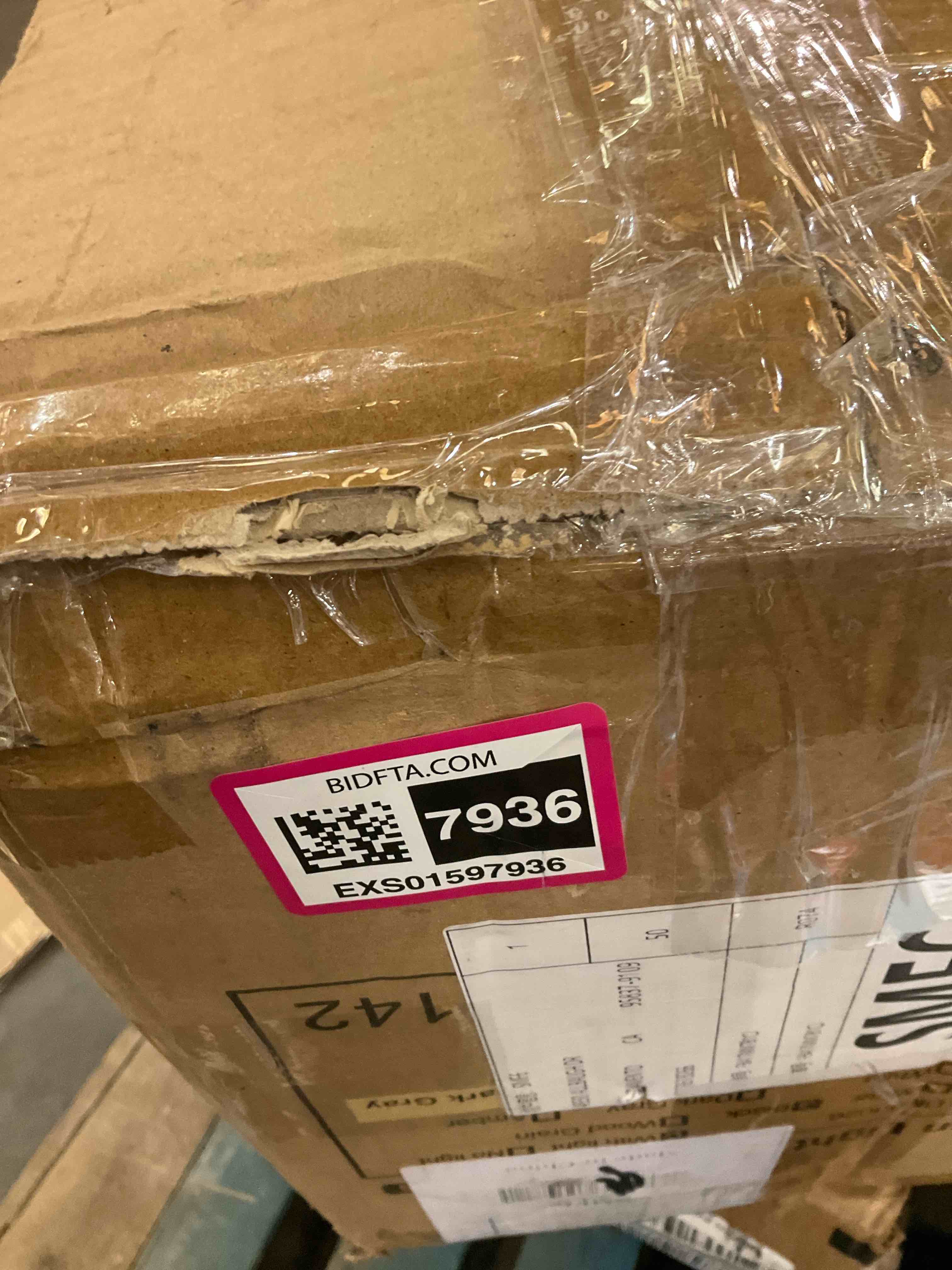 https://s3.amazonaws.com/lotting-images-prod/BargainHunt/EXS01597936_1723570011106.jpeg