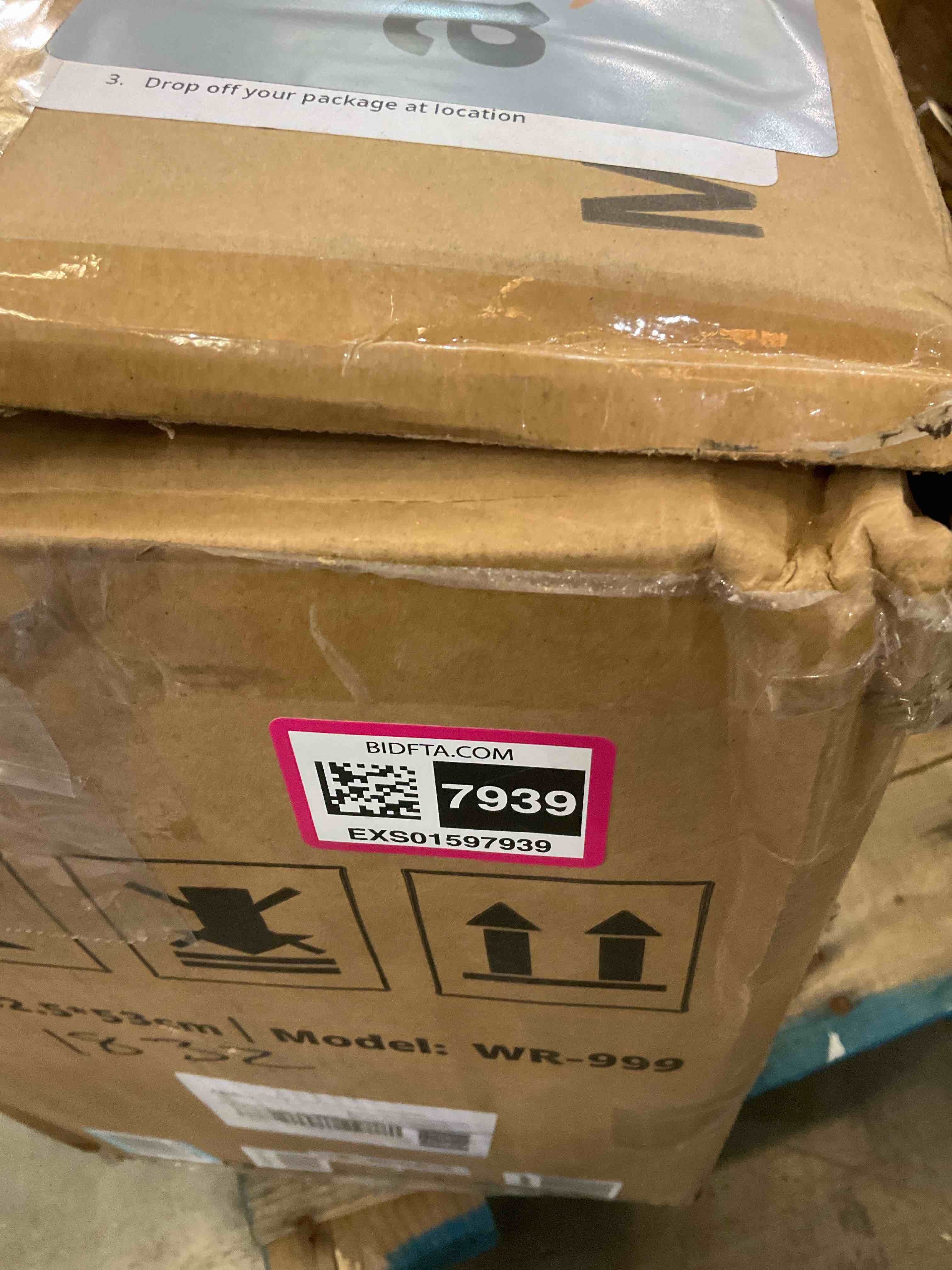 https://s3.amazonaws.com/lotting-images-prod/BargainHunt/EXS01597939_1723570449282.jpeg