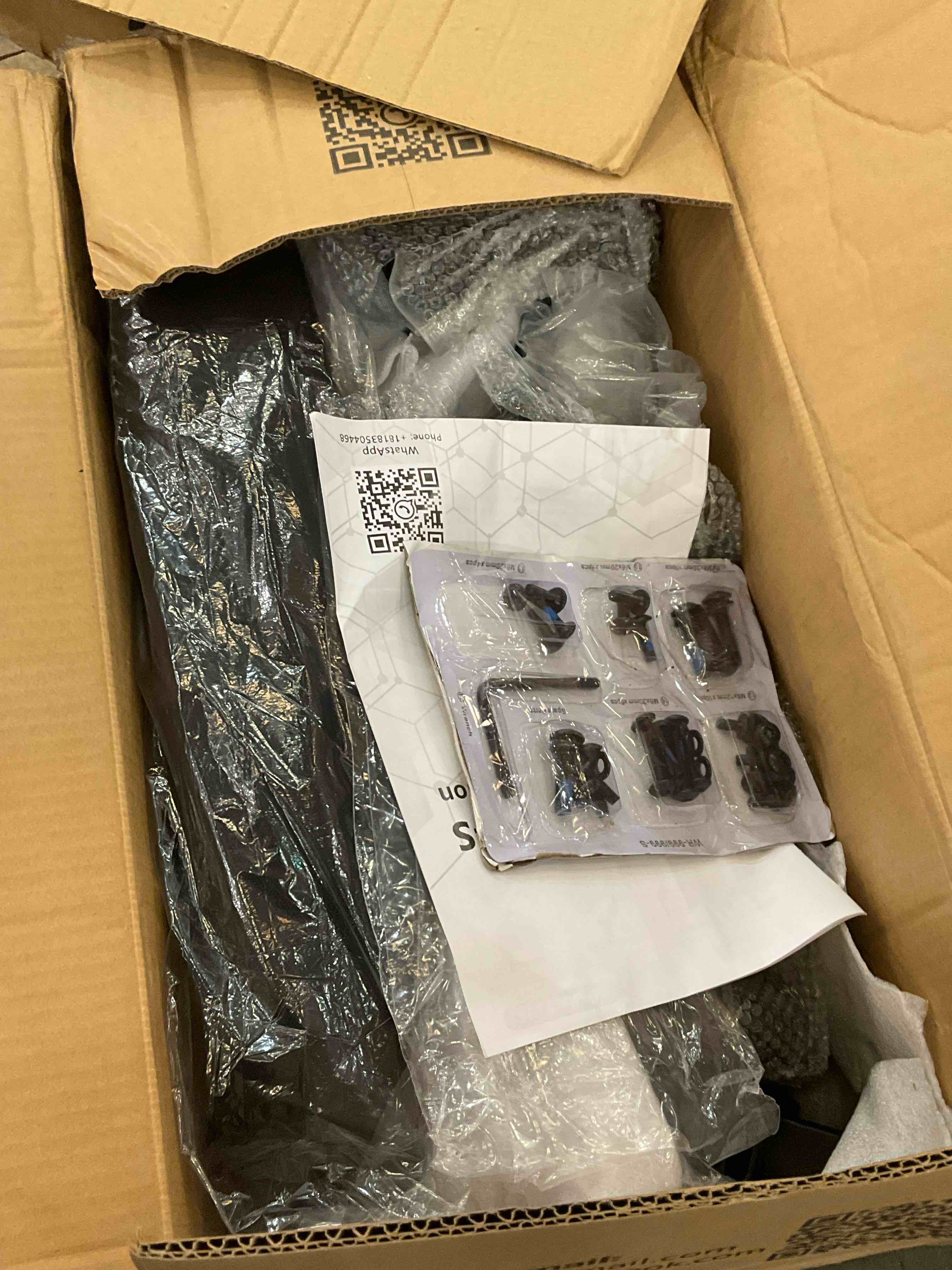 https://s3.amazonaws.com/lotting-images-prod/BargainHunt/EXS01597939_1723570472600.jpeg