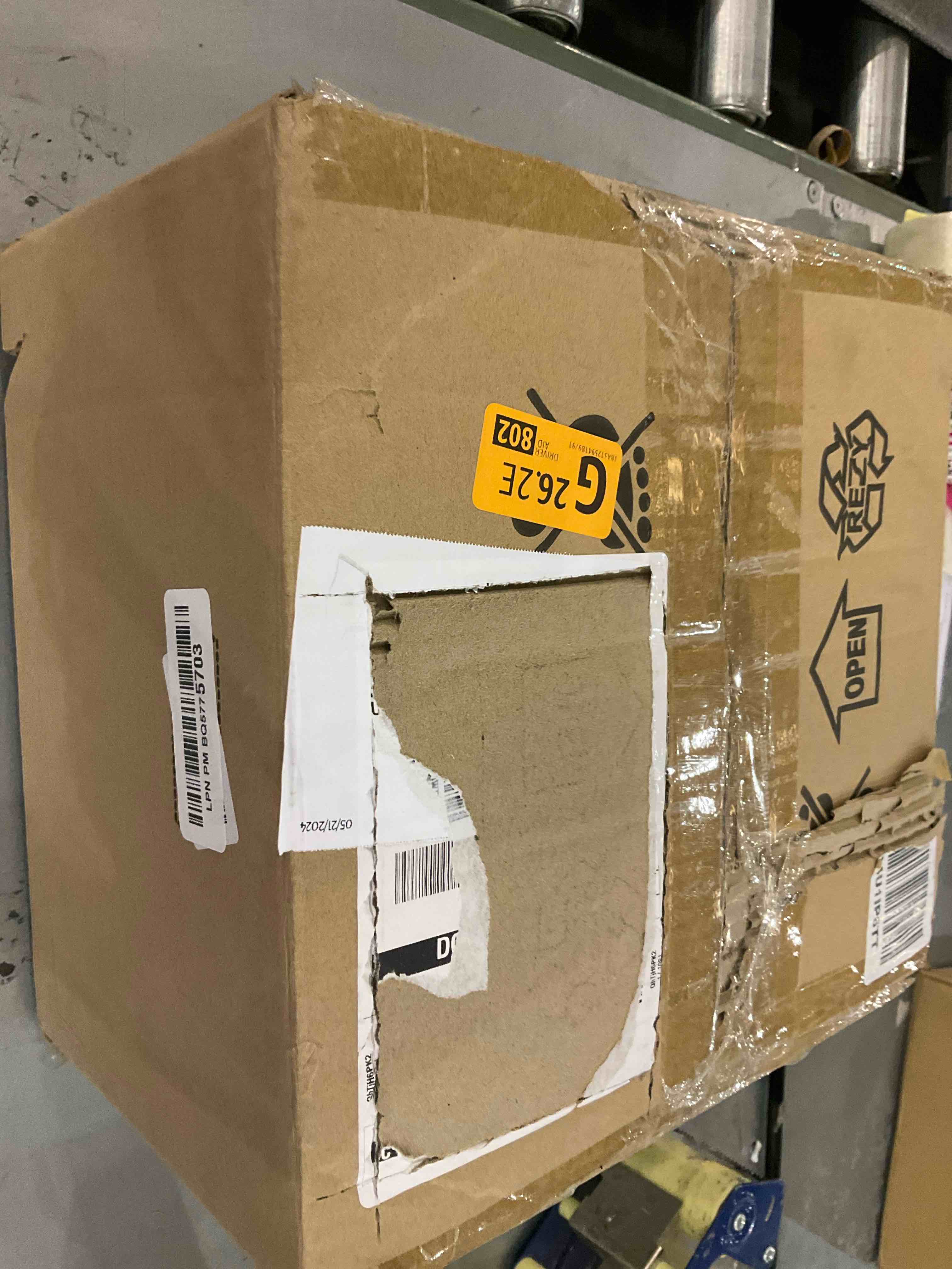 https://s3.amazonaws.com/lotting-images-prod/BargainHunt/EXS01598417_1719494975363.jpeg