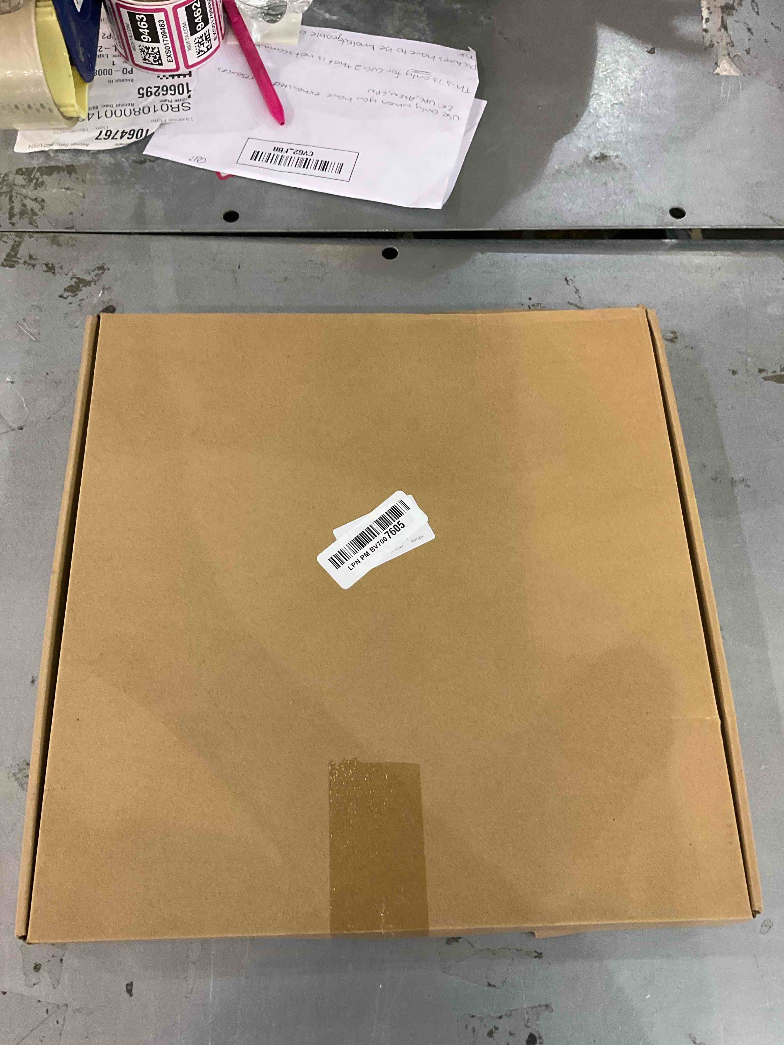 https://s3.amazonaws.com/lotting-images-prod/BargainHunt/EXS01598423_1719495622191.jpeg