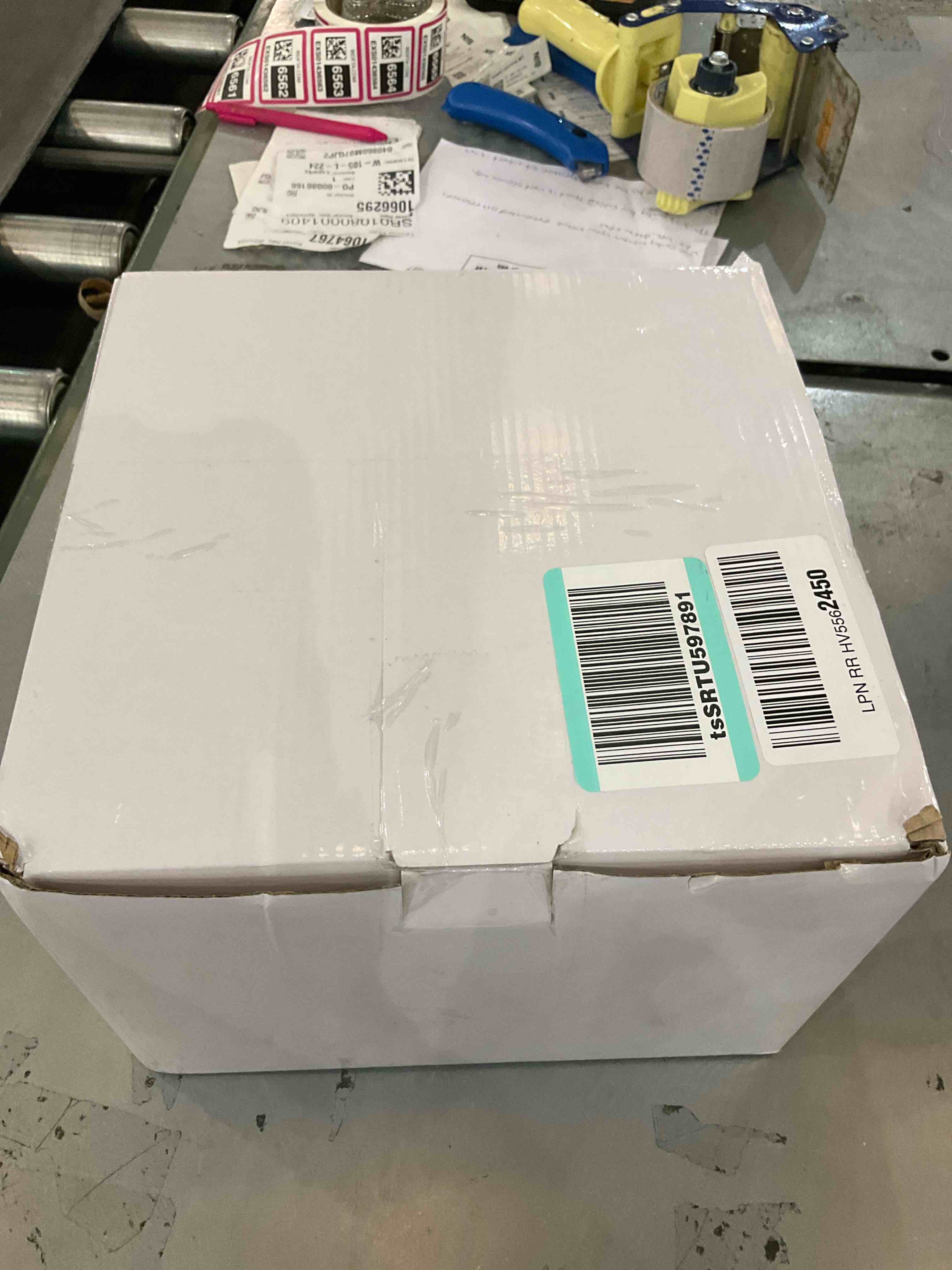 https://s3.amazonaws.com/lotting-images-prod/BargainHunt/EXS01598491_1719581600985.jpeg