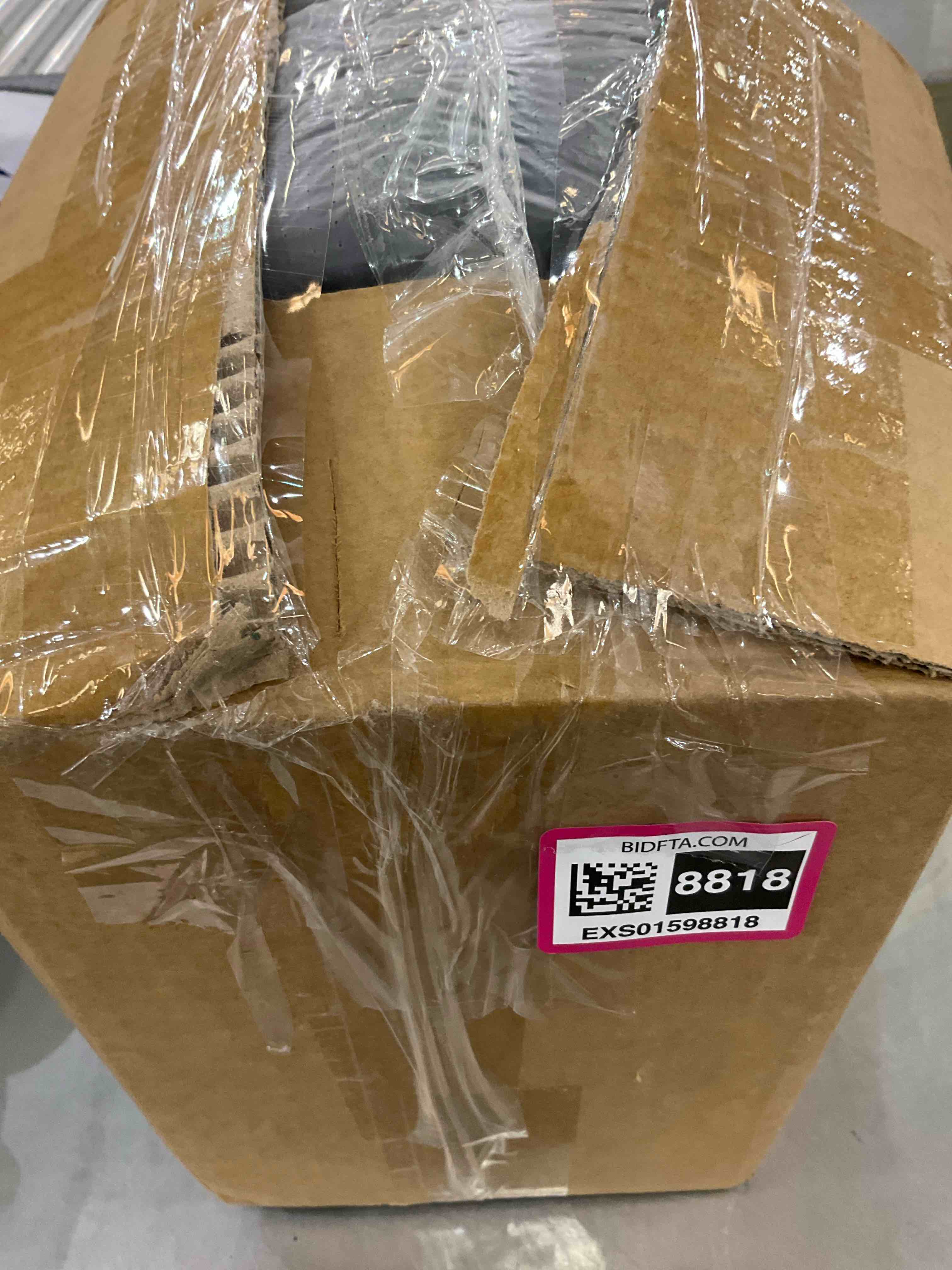 https://s3.amazonaws.com/lotting-images-prod/BargainHunt/EXS01598818_1719420790154.jpeg