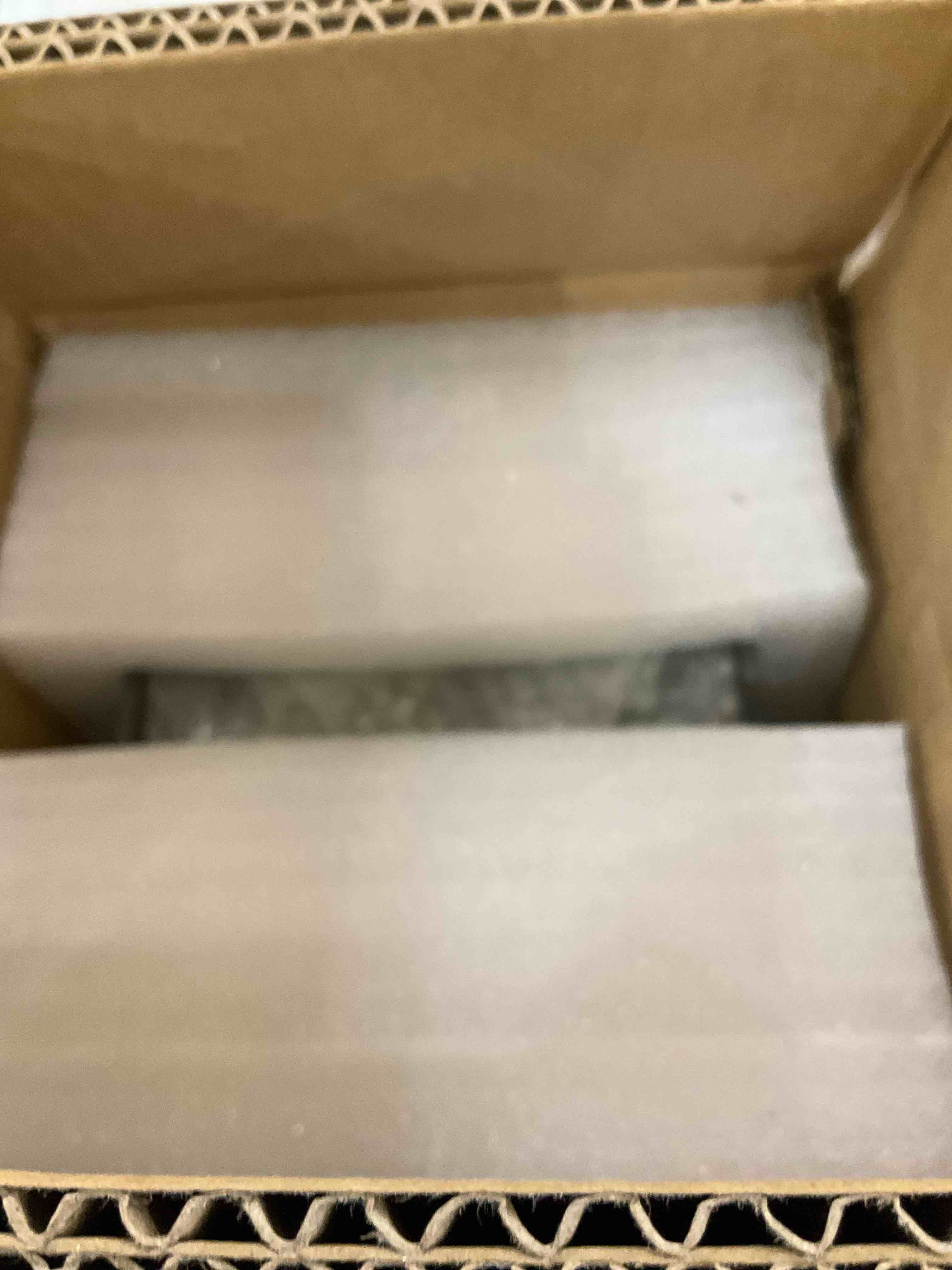 https://s3.amazonaws.com/lotting-images-prod/BargainHunt/EXS01598849_1719428609649.jpeg