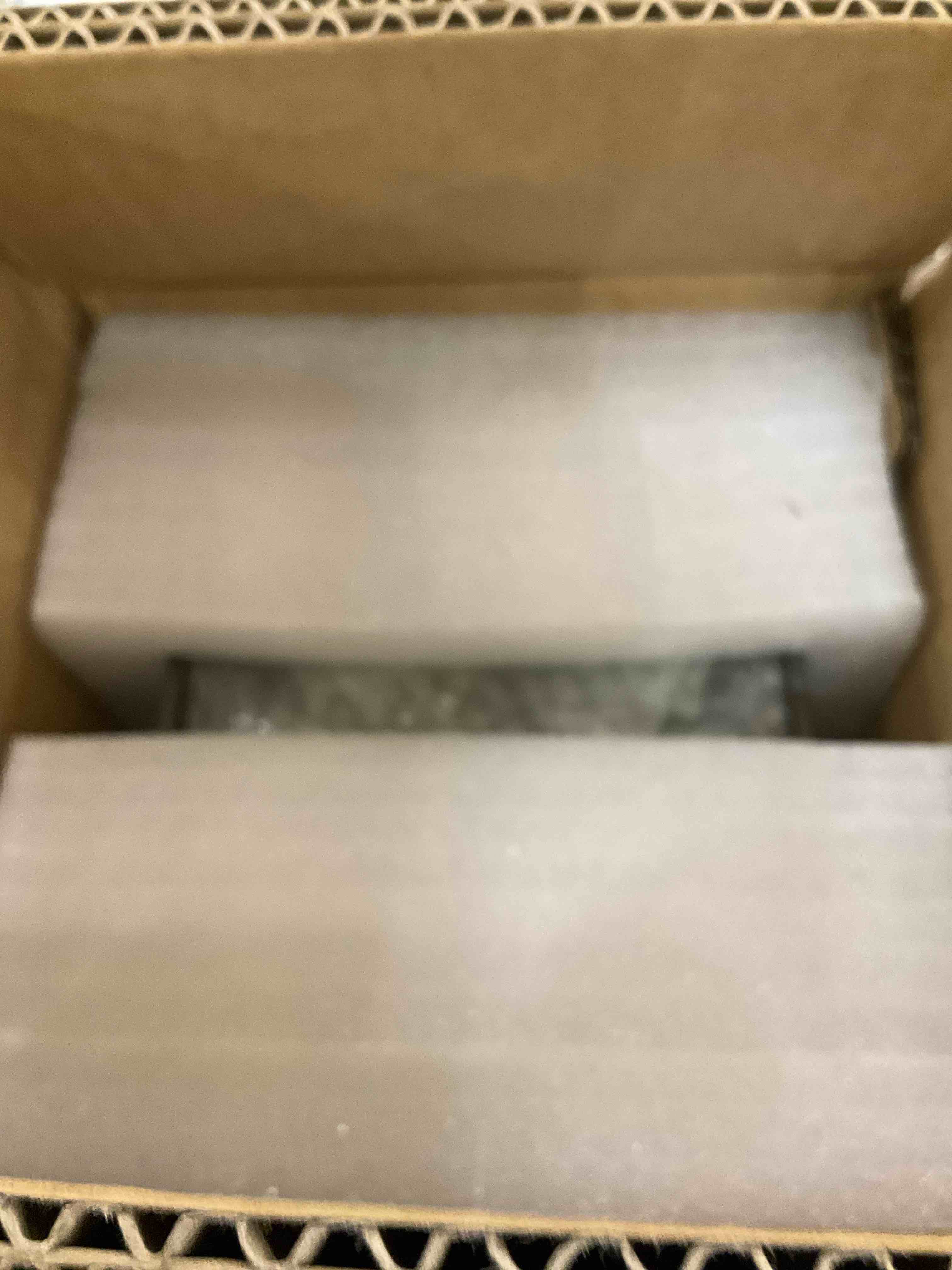 https://s3.amazonaws.com/lotting-images-prod/BargainHunt/EXS01598849_1719428610689.jpeg