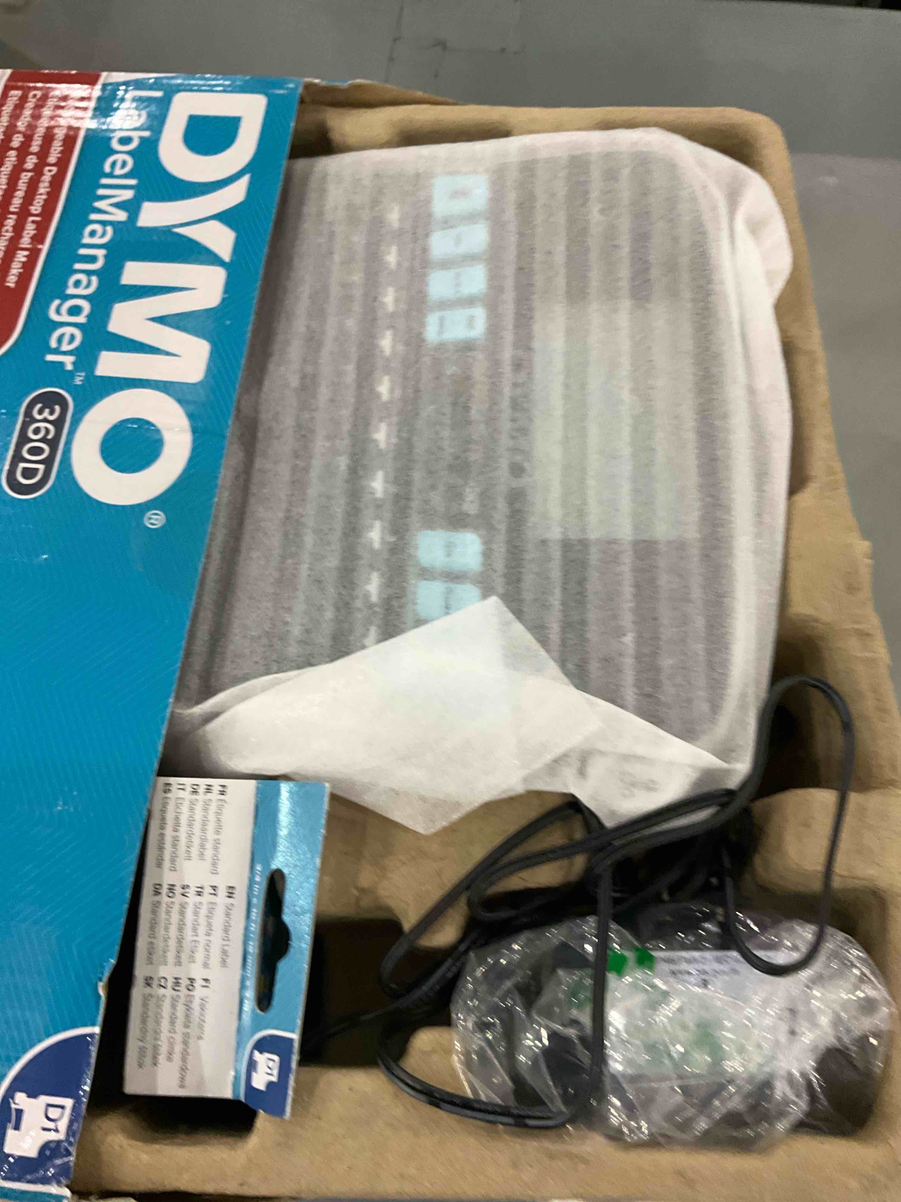https://s3.amazonaws.com/lotting-images-prod/BargainHunt/EXS01598879_1719496282666.jpeg