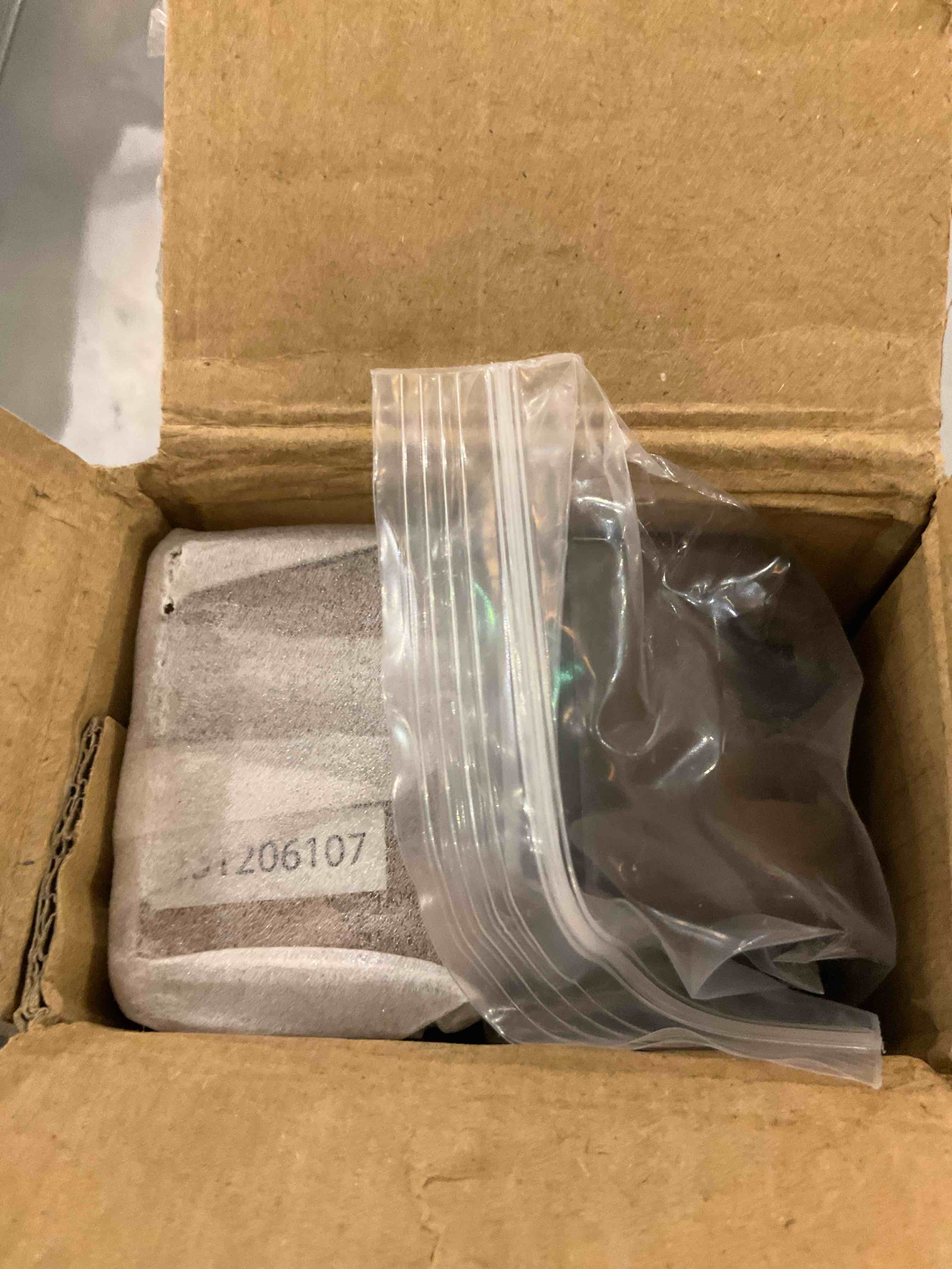 https://s3.amazonaws.com/lotting-images-prod/BargainHunt/EXS01598896_1719499830140.jpeg