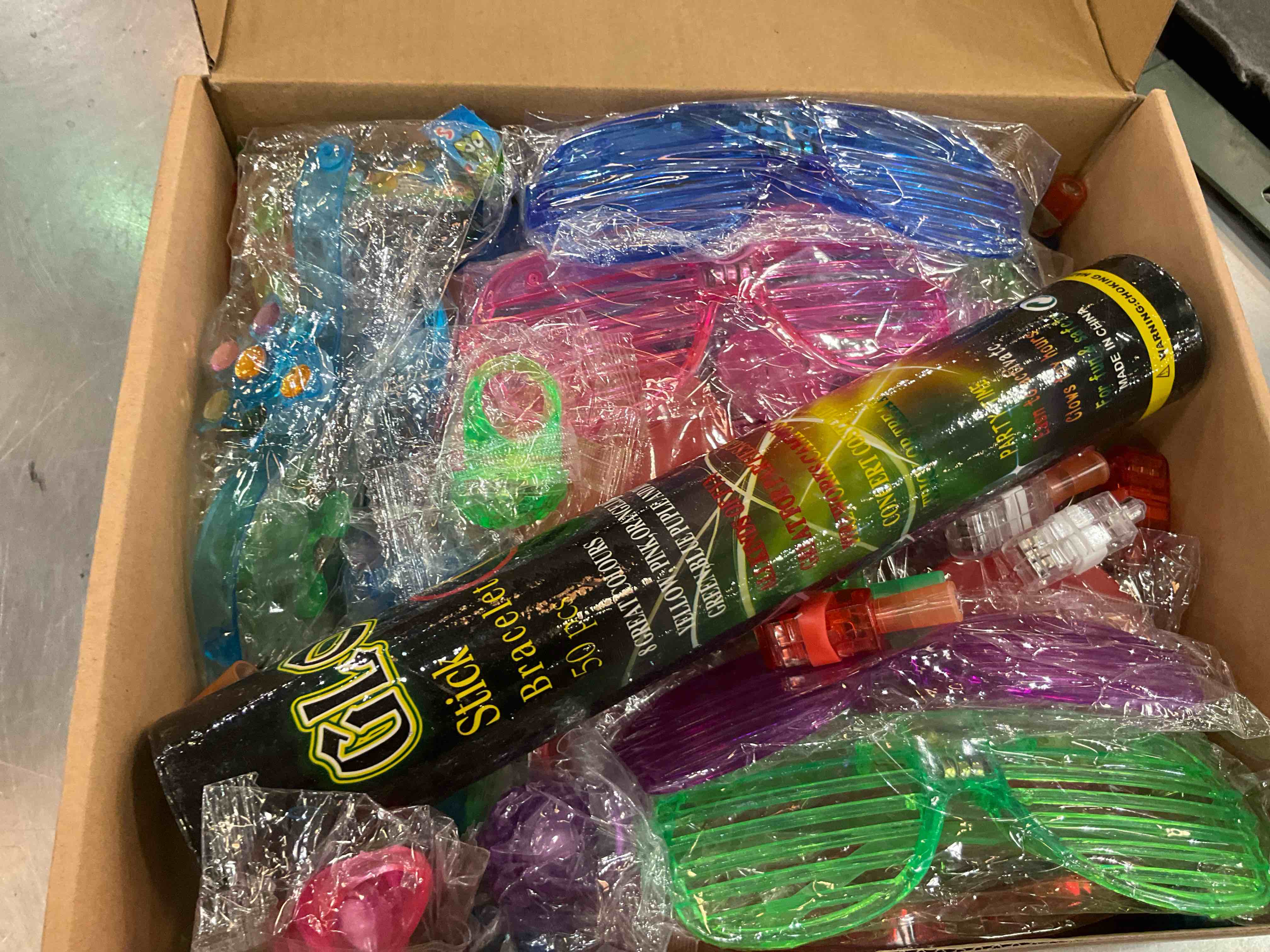 https://s3.amazonaws.com/lotting-images-prod/BargainHunt/EXS01599253_1719334176461.jpeg