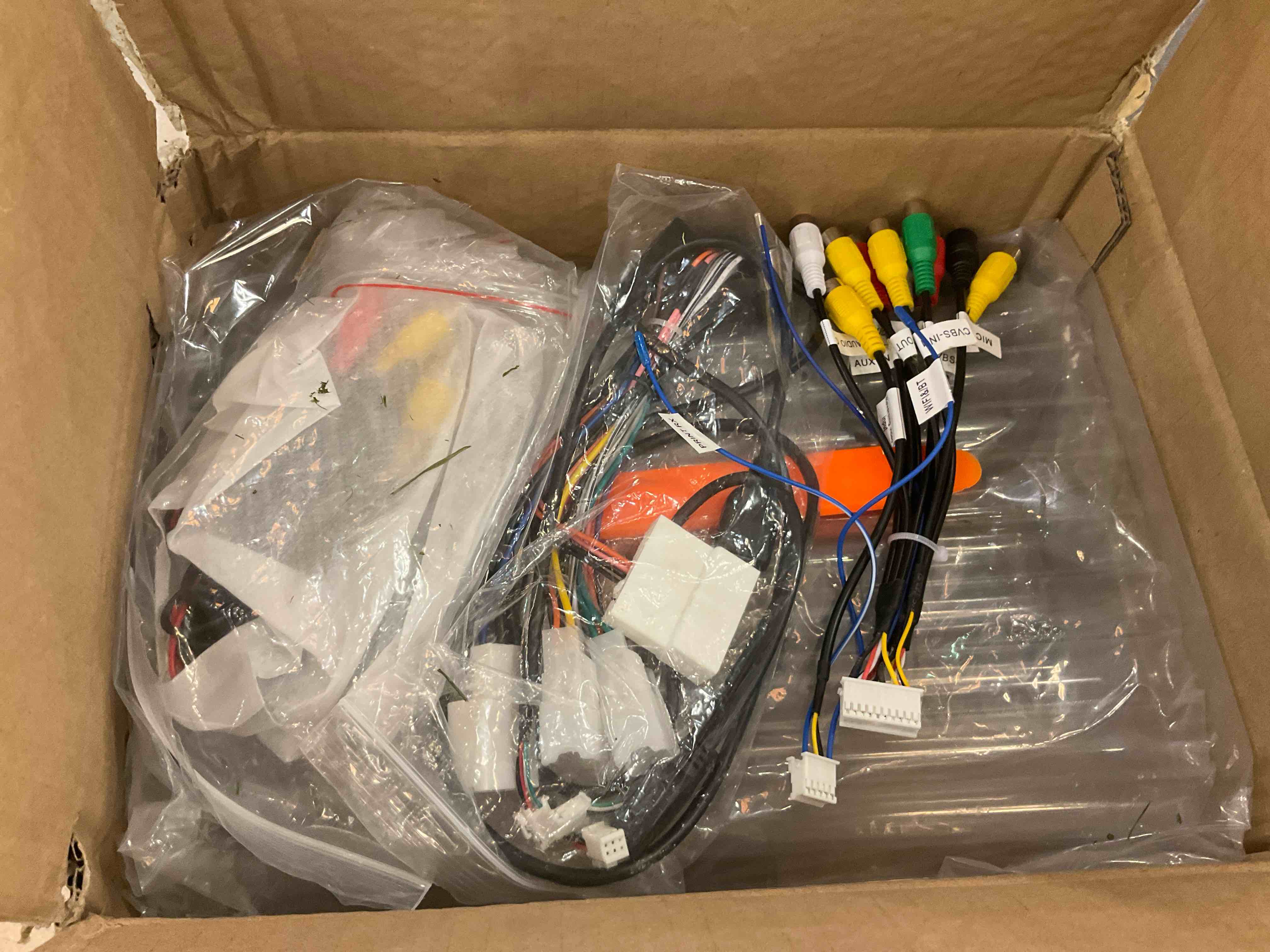 https://s3.amazonaws.com/lotting-images-prod/BargainHunt/EXS01599281_1719337686325.jpeg