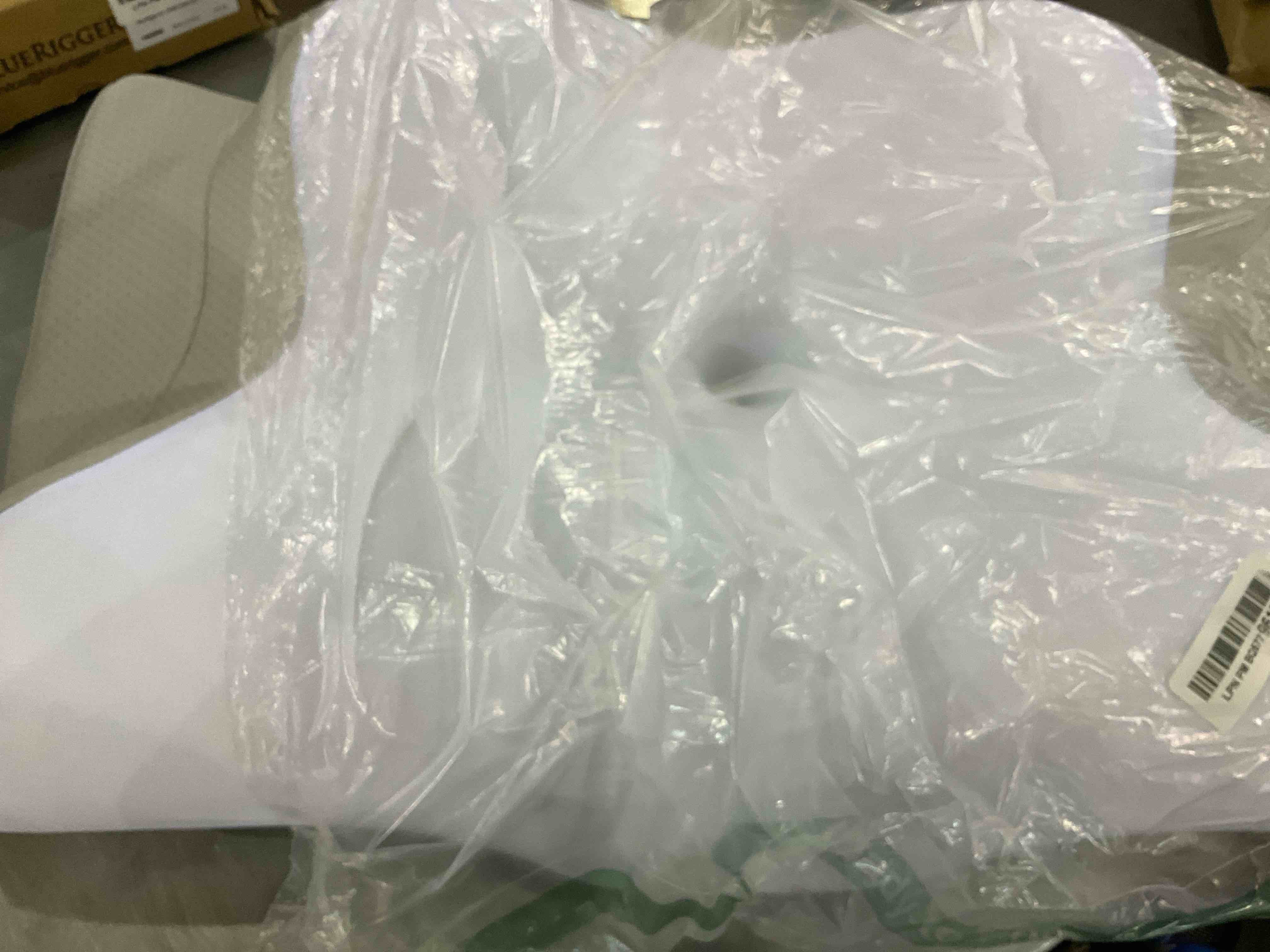 https://s3.amazonaws.com/lotting-images-prod/BargainHunt/EXS01599322_1719402032034.jpeg