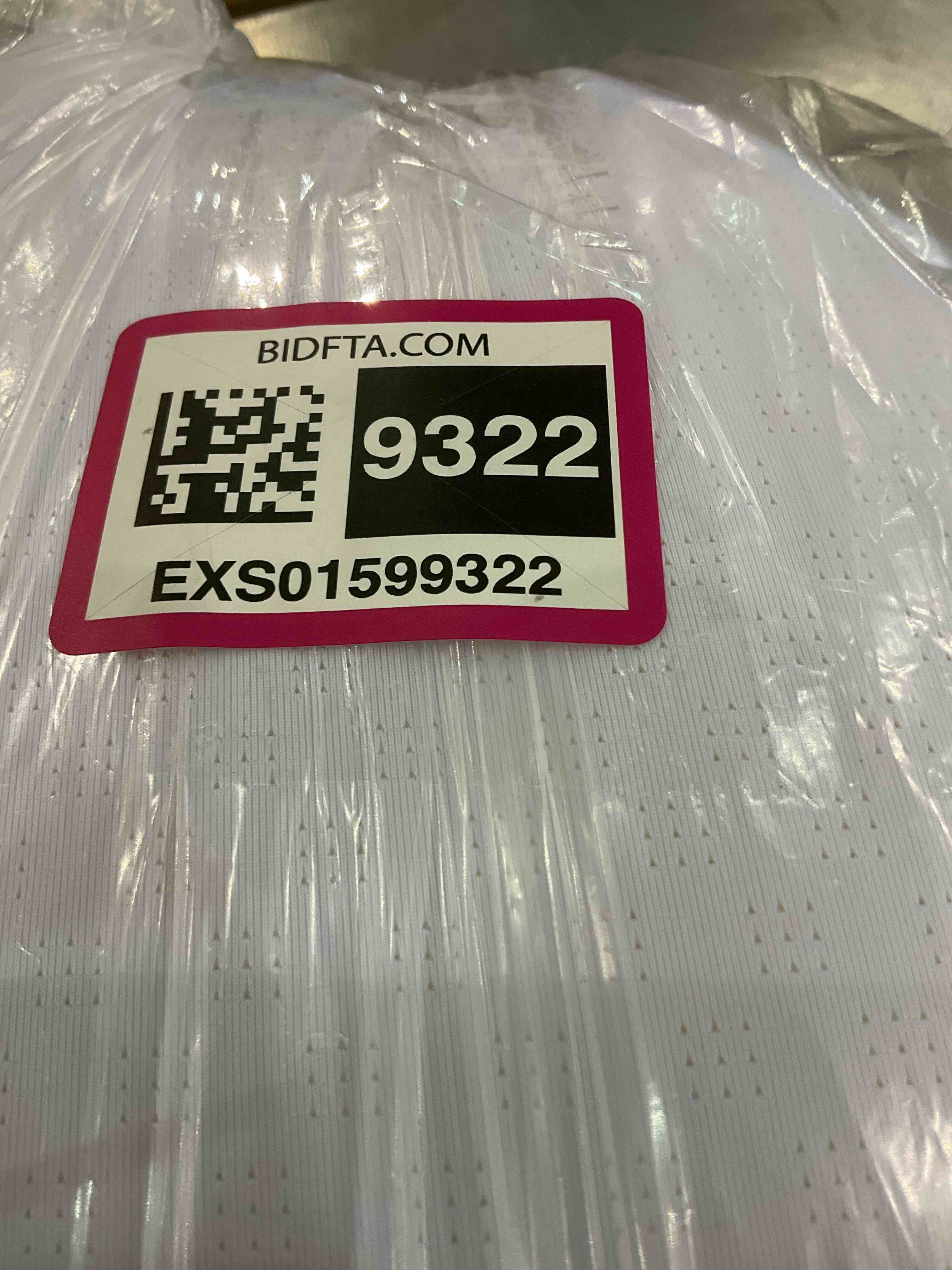 https://s3.amazonaws.com/lotting-images-prod/BargainHunt/EXS01599322_1719402107455.jpeg