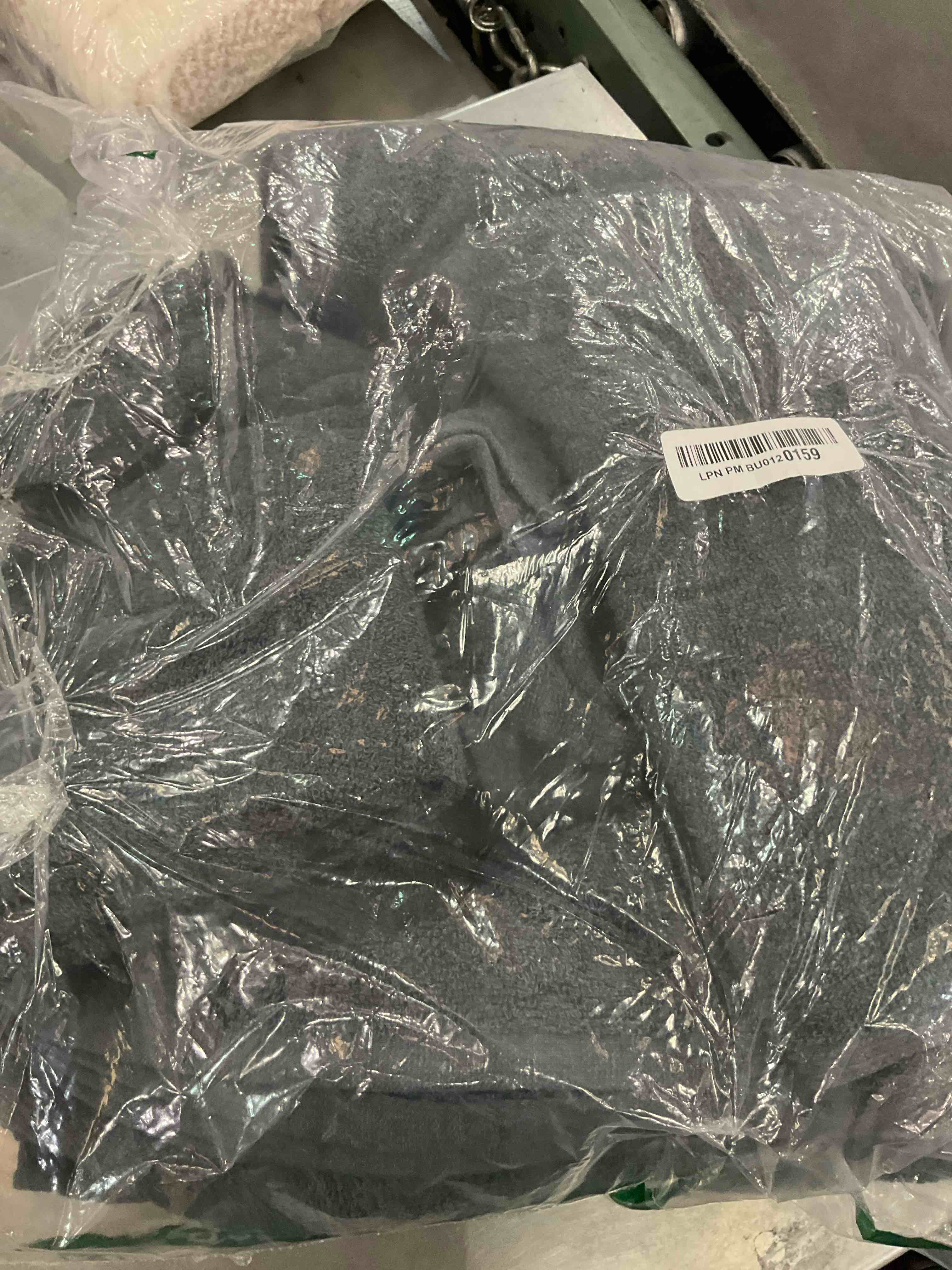 https://s3.amazonaws.com/lotting-images-prod/BargainHunt/EXS01599417_1719417331758.jpeg