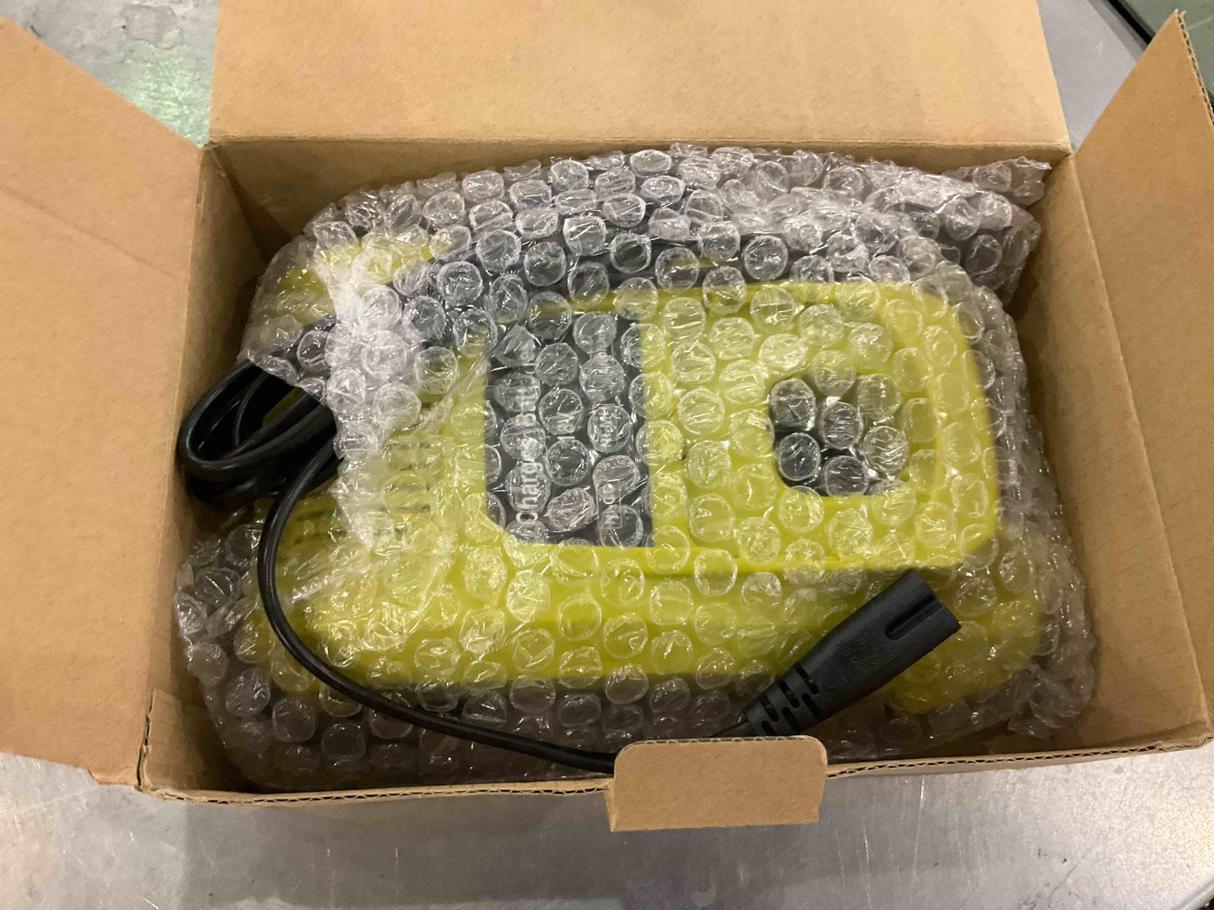 https://s3.amazonaws.com/lotting-images-prod/BargainHunt/EXS01599481_1719488562556.jpeg