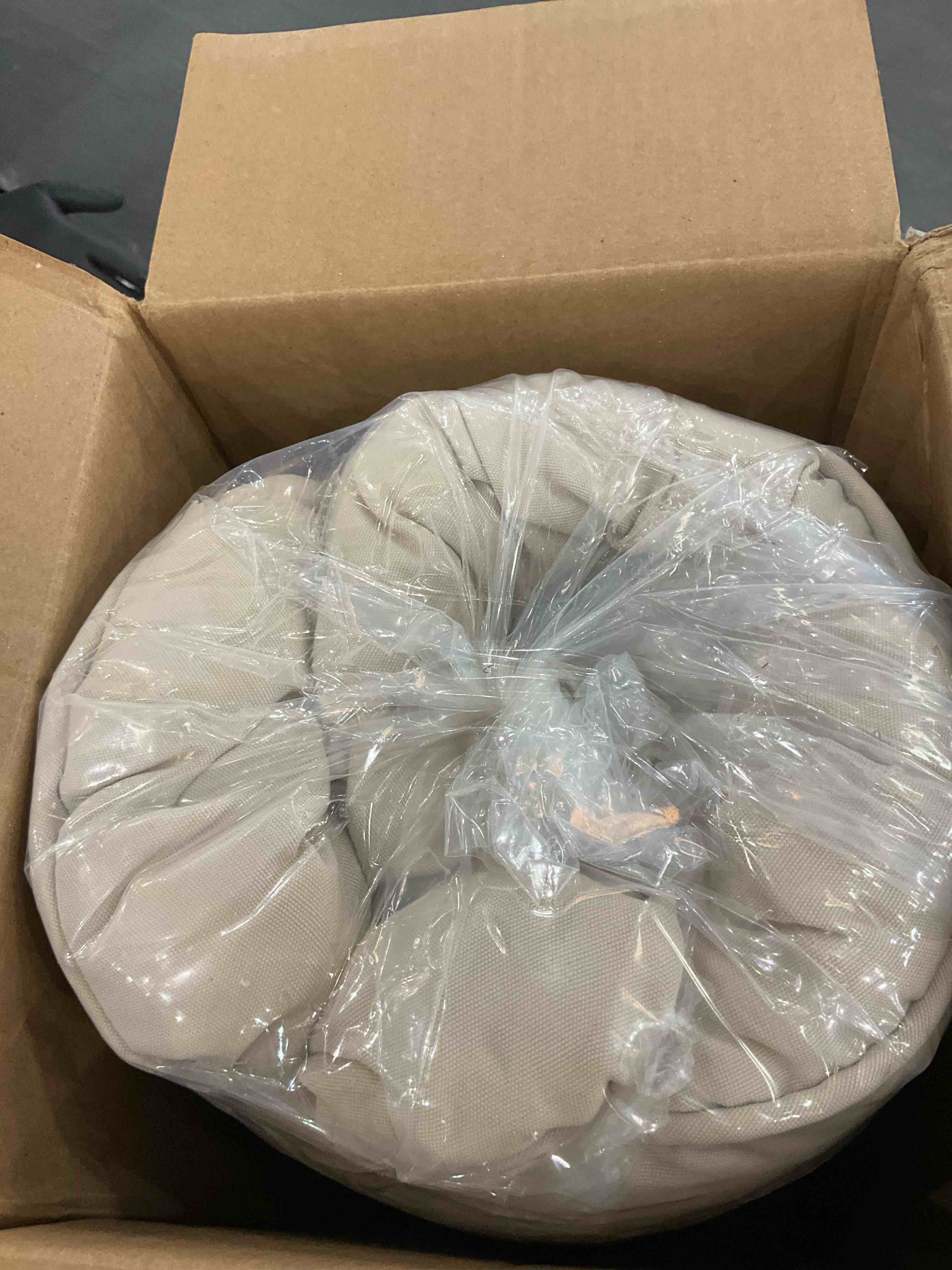 https://s3.amazonaws.com/lotting-images-prod/BargainHunt/EXS01599525_1719499034555.jpeg
