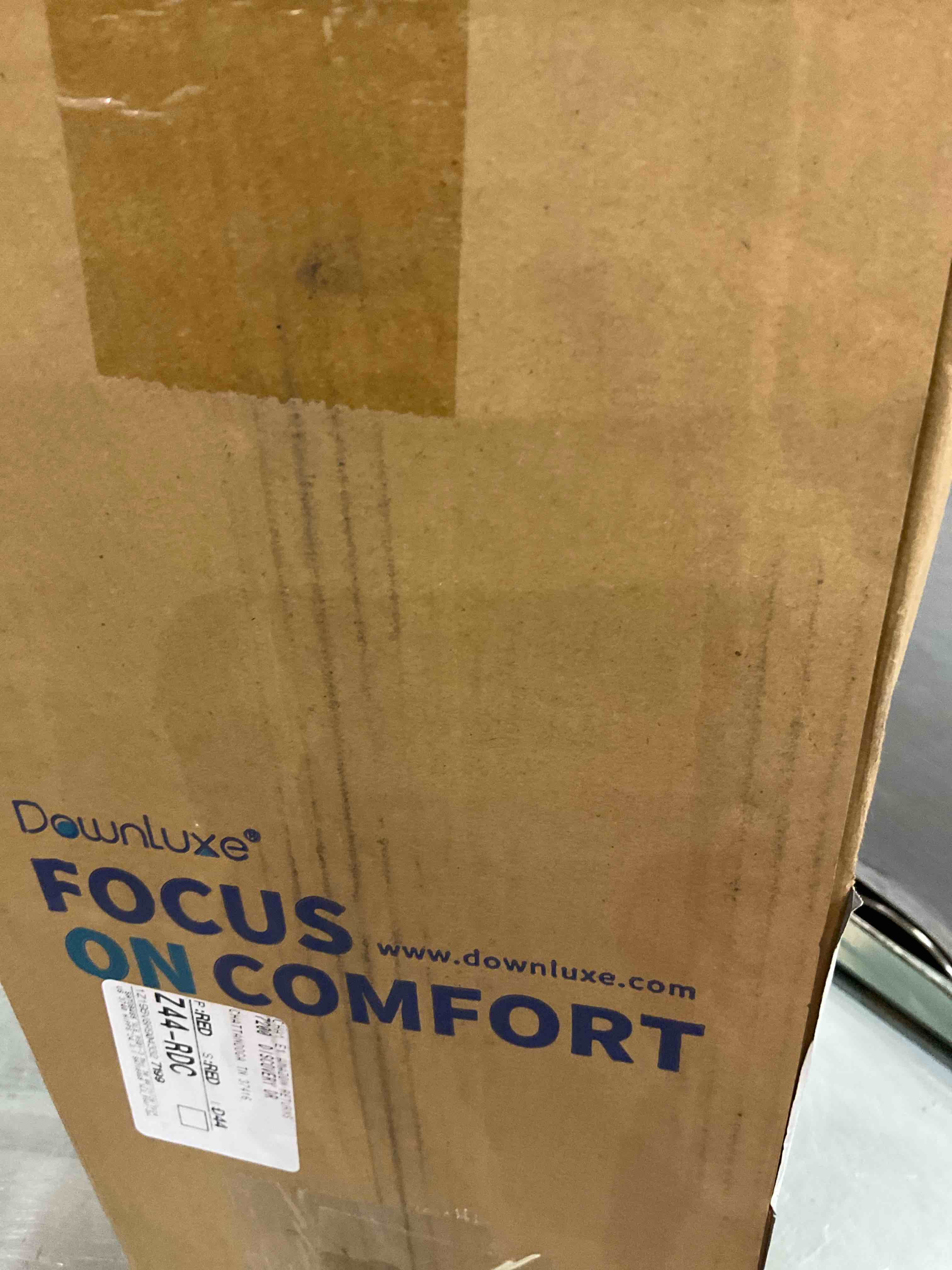 https://s3.amazonaws.com/lotting-images-prod/BargainHunt/EXS01599525_1719499038352.jpeg