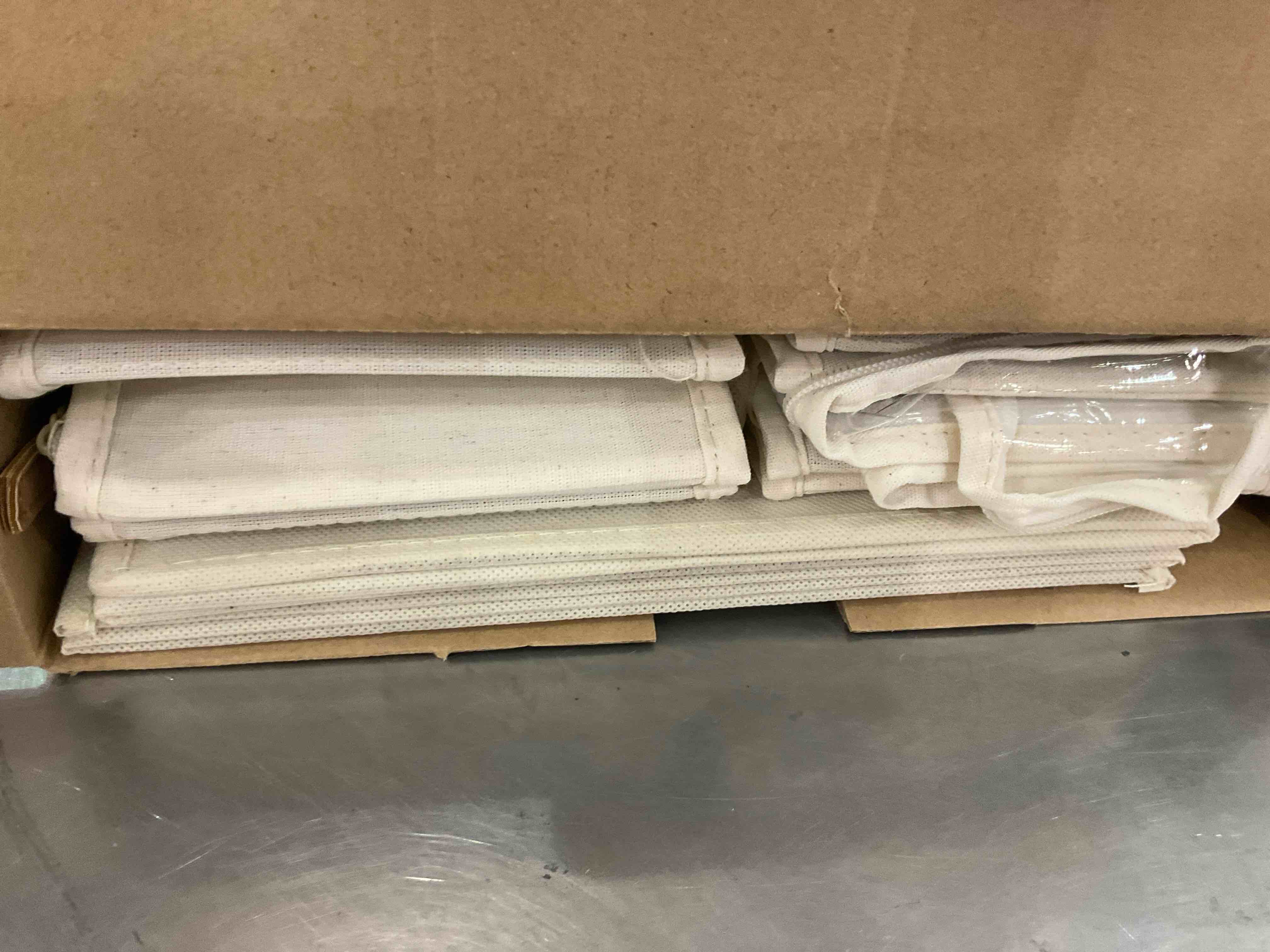 https://s3.amazonaws.com/lotting-images-prod/BargainHunt/EXS01599528_1719499850298.jpeg
