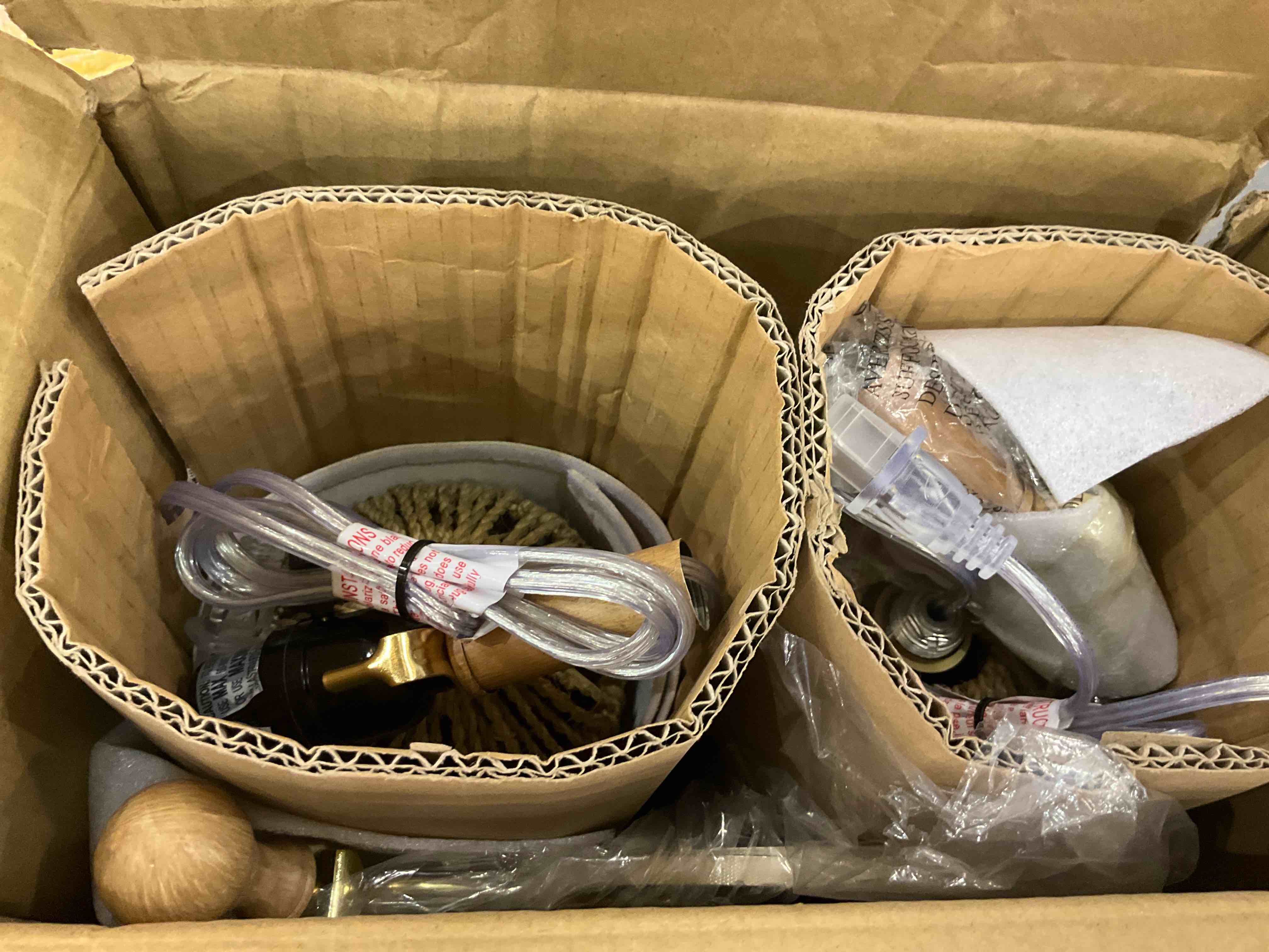 https://s3.amazonaws.com/lotting-images-prod/BargainHunt/EXS01599554_1719507304481.jpeg