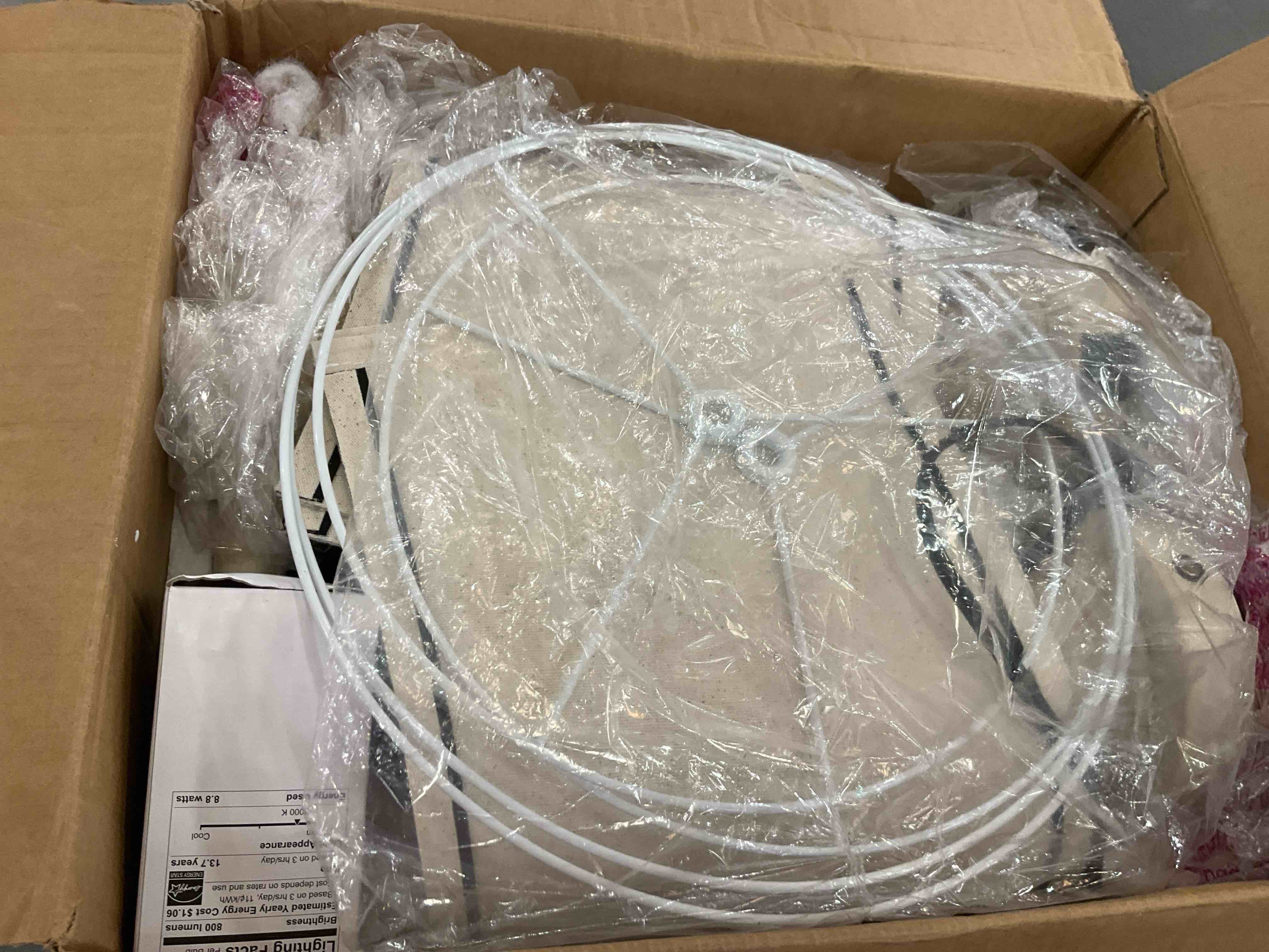 https://s3.amazonaws.com/lotting-images-prod/BargainHunt/EXS01599579_1719515682628.jpeg