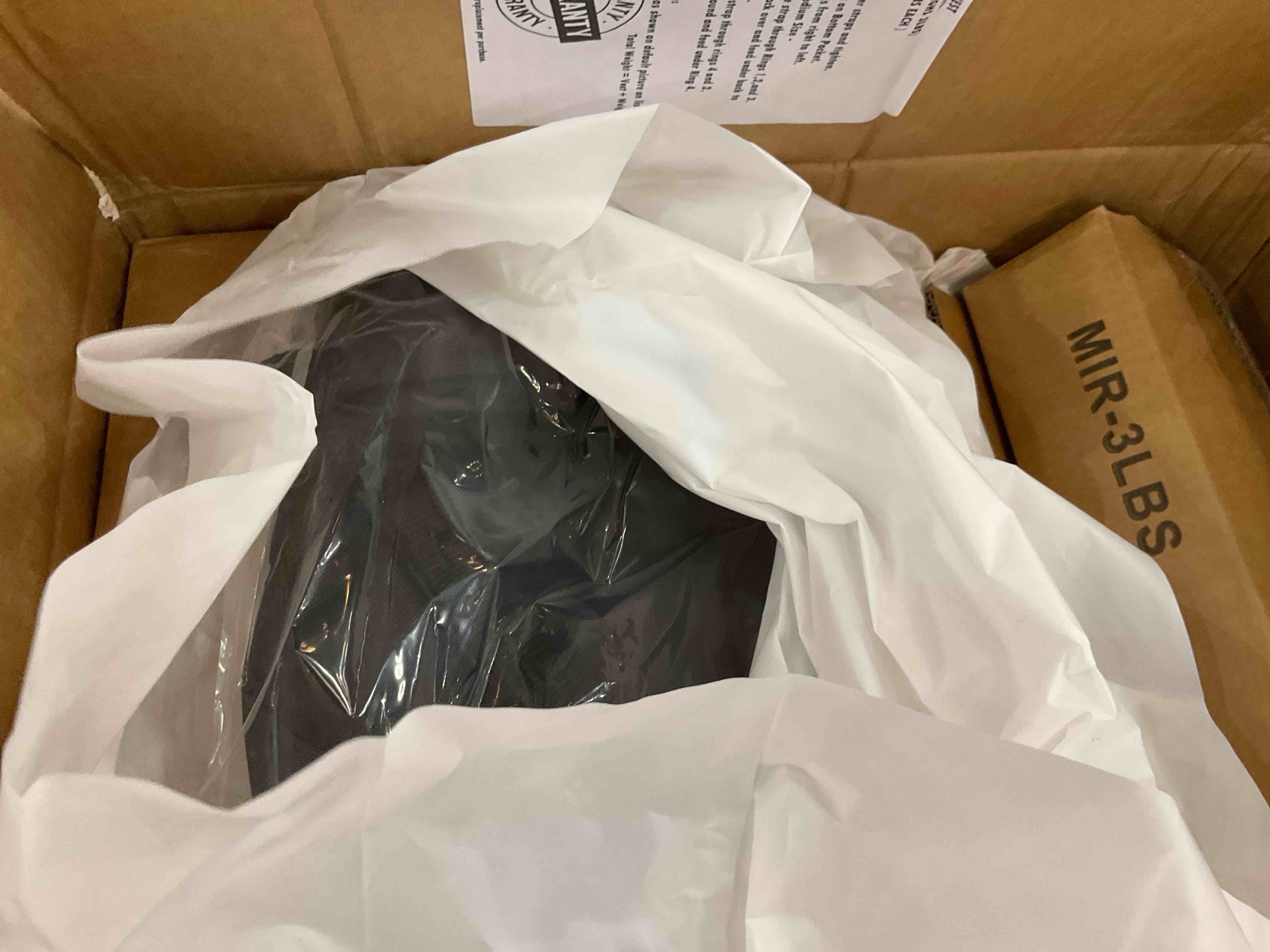 https://s3.amazonaws.com/lotting-images-prod/BargainHunt/EXS01599746_1719934976409.jpeg