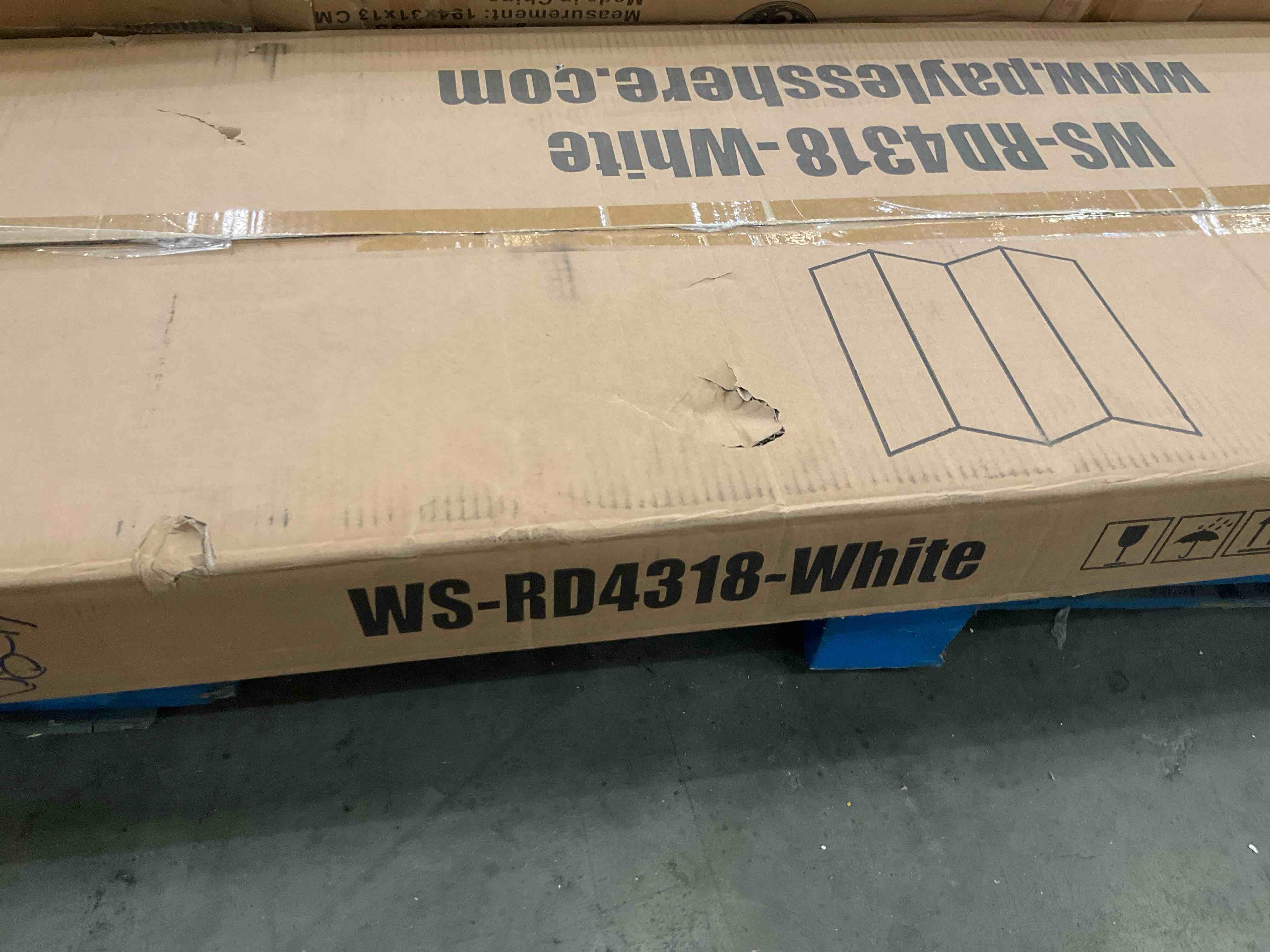 https://s3.amazonaws.com/lotting-images-prod/BargainHunt/EXS01599782_1719947012152.jpeg