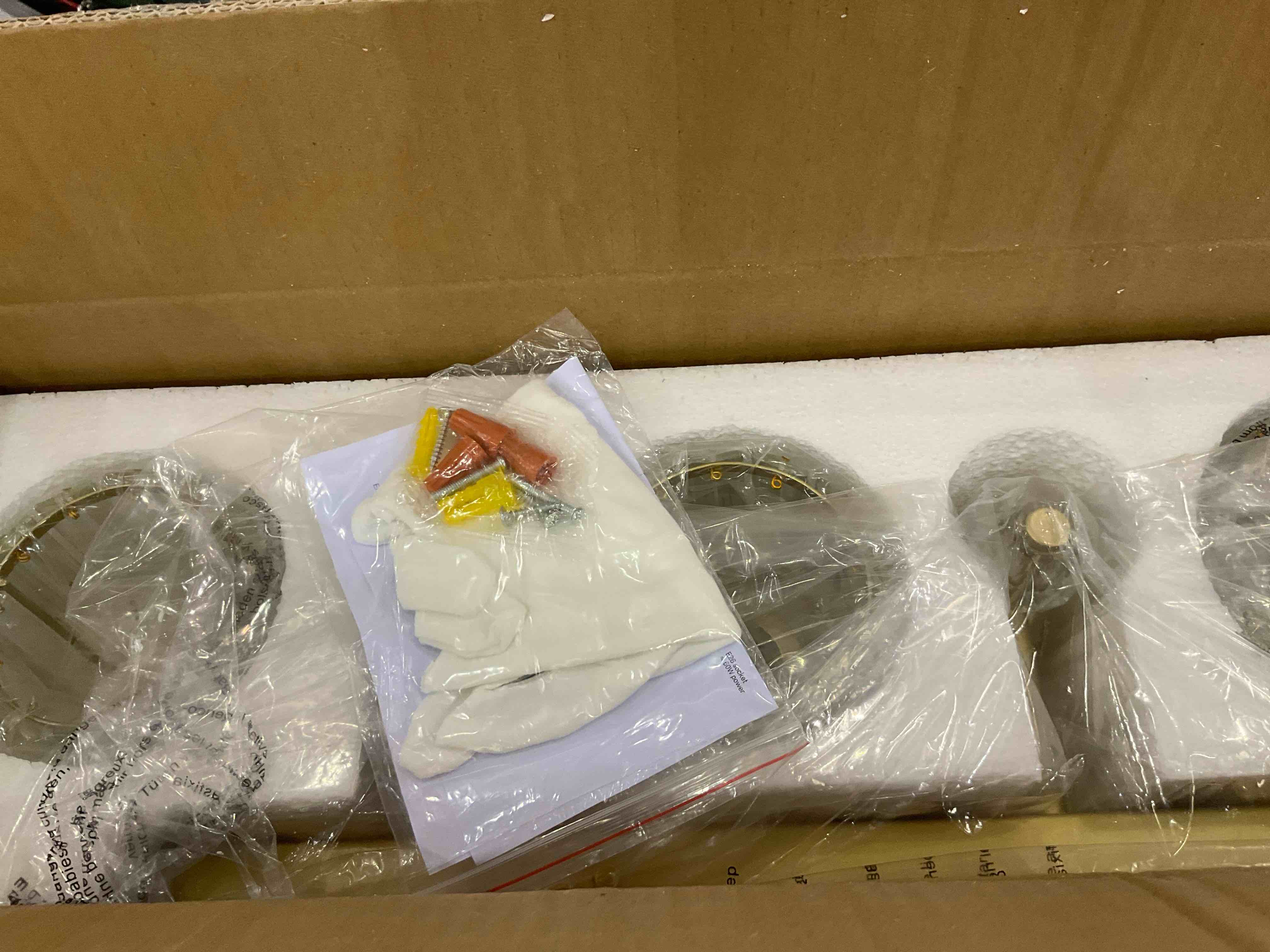 https://s3.amazonaws.com/lotting-images-prod/BargainHunt/EXS01599985_1720445792148.jpeg