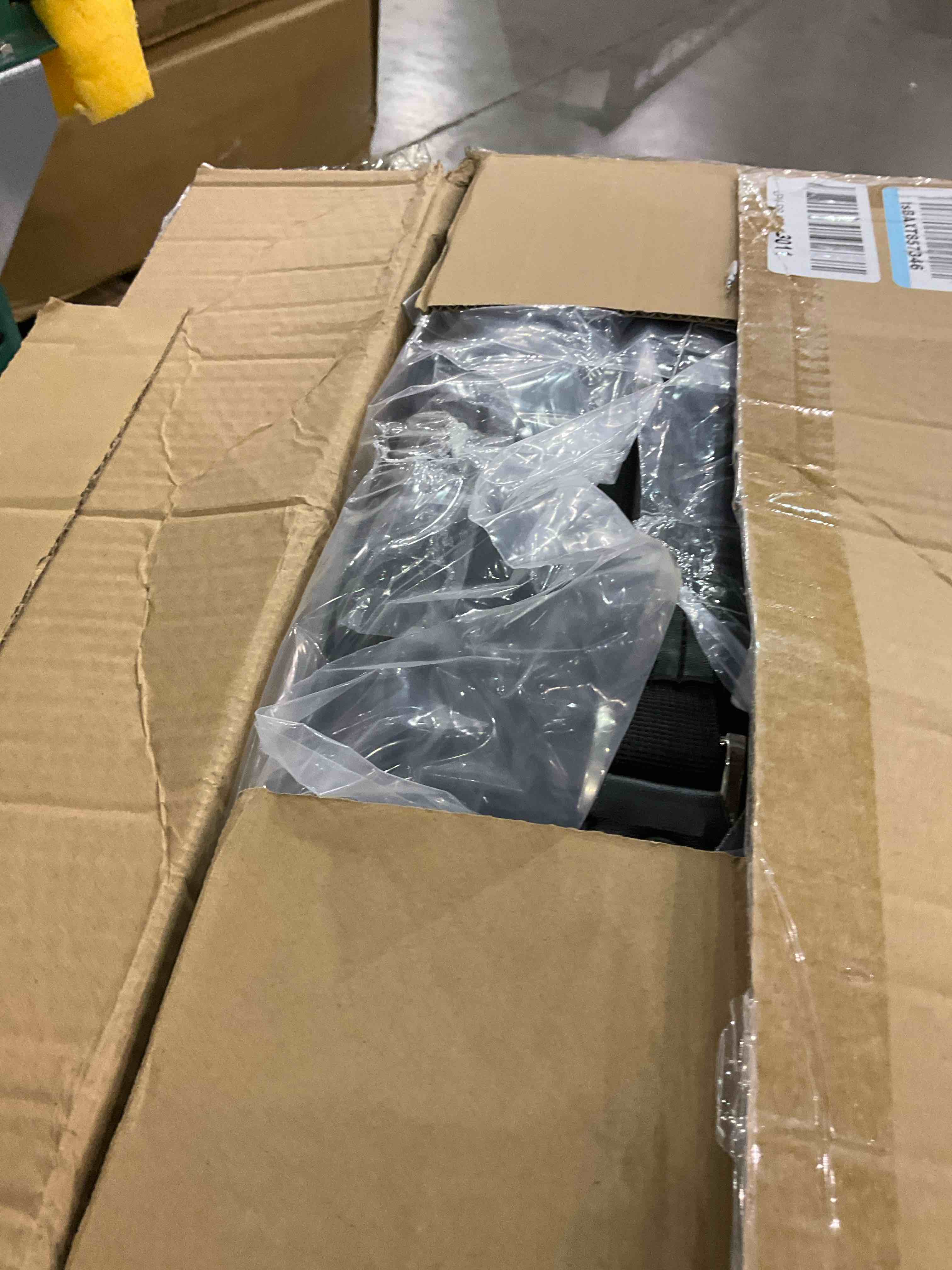 https://s3.amazonaws.com/lotting-images-prod/BargainHunt/EXS01600038_1723722213724.jpeg