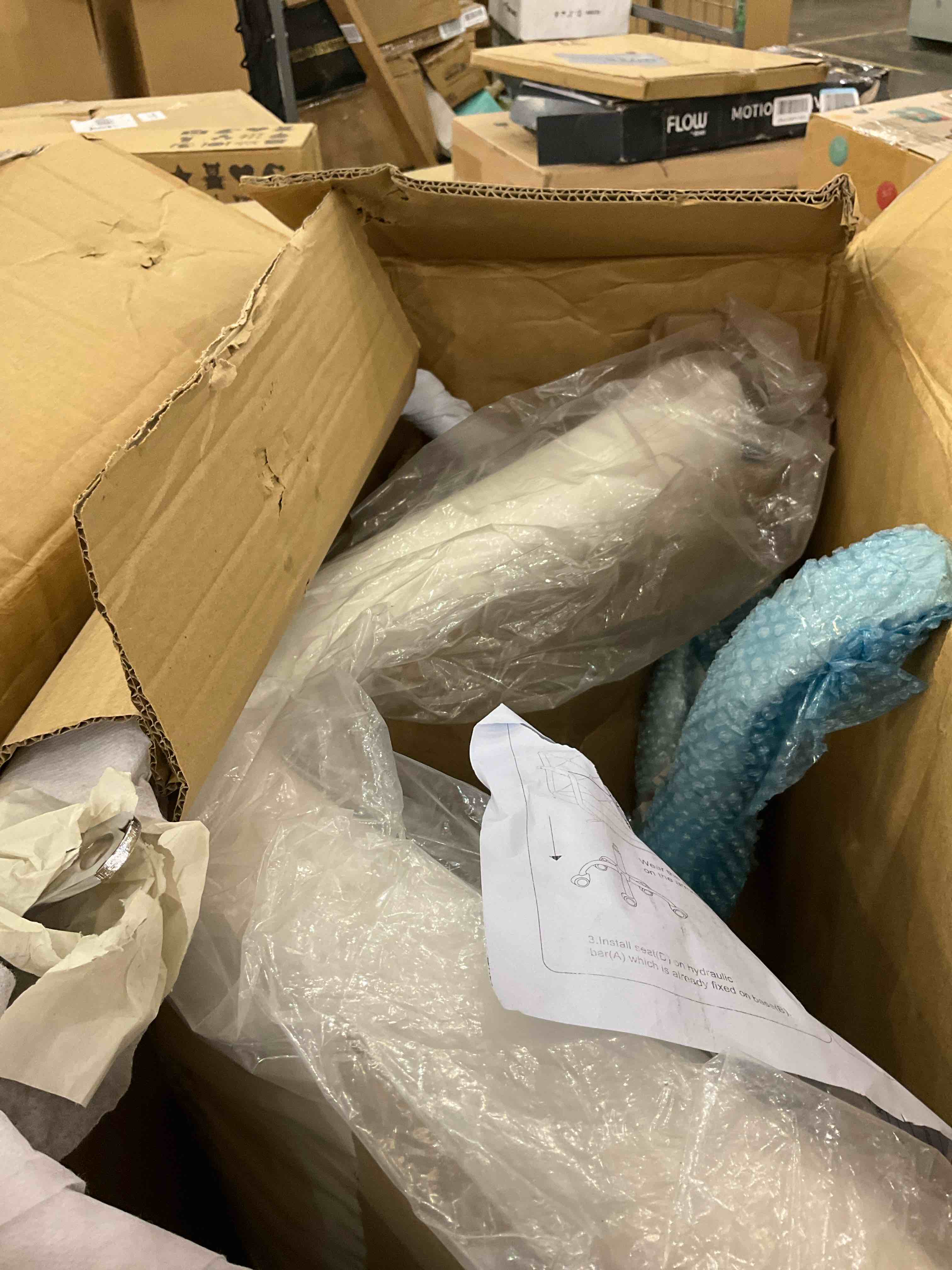 https://s3.amazonaws.com/lotting-images-prod/BargainHunt/EXS01601705_1724163338519.jpeg