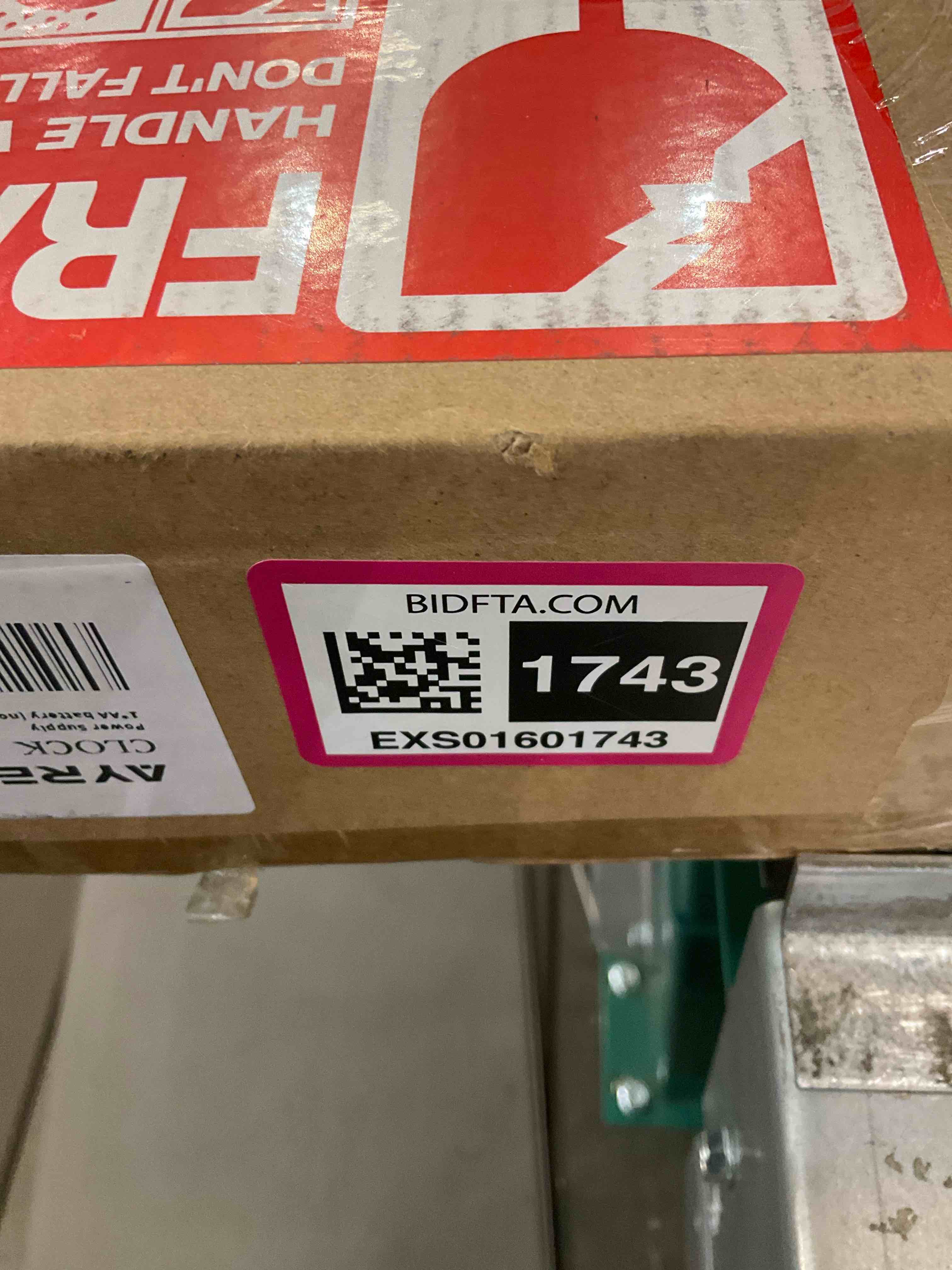 https://s3.amazonaws.com/lotting-images-prod/BargainHunt/EXS01601743_1724172406624.jpeg