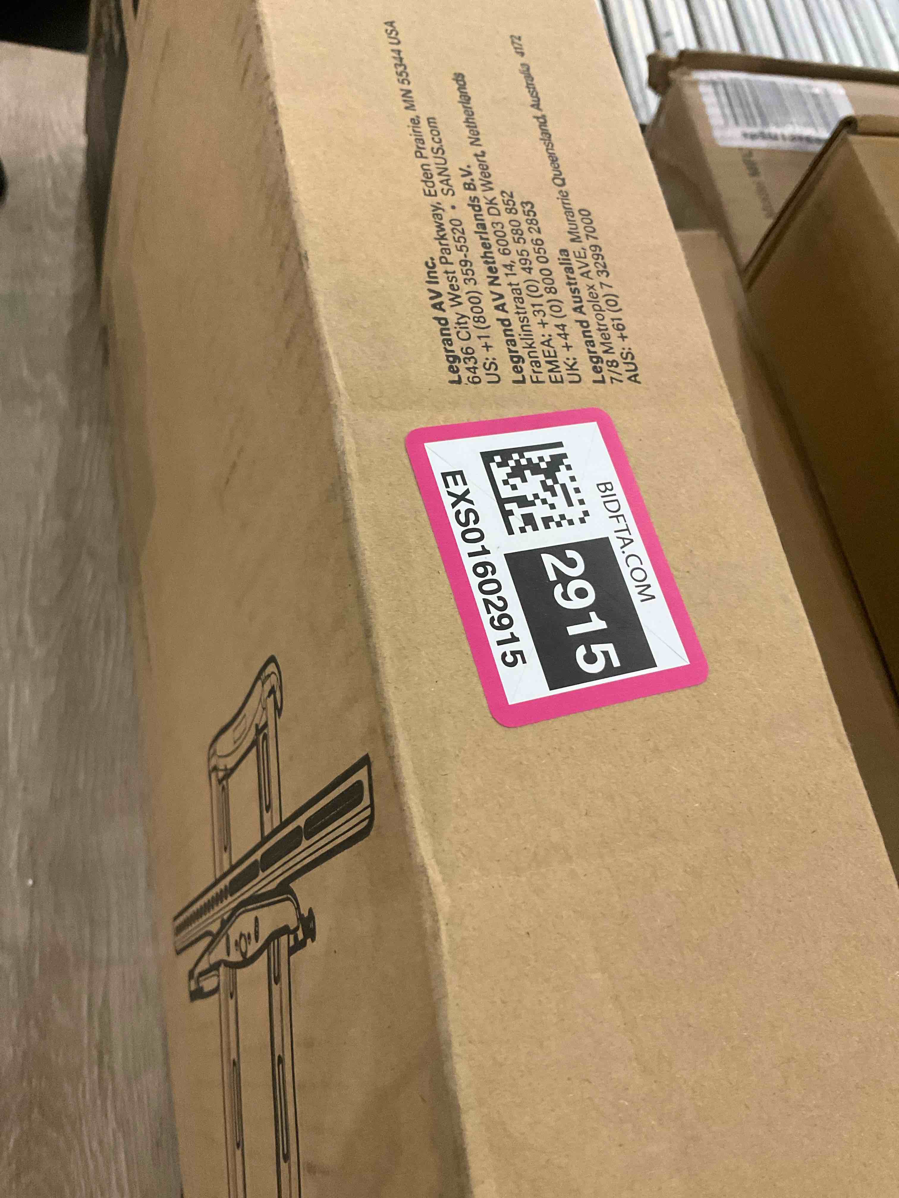https://s3.amazonaws.com/lotting-images-prod/BargainHunt/EXS01602915_1724085812075.jpeg